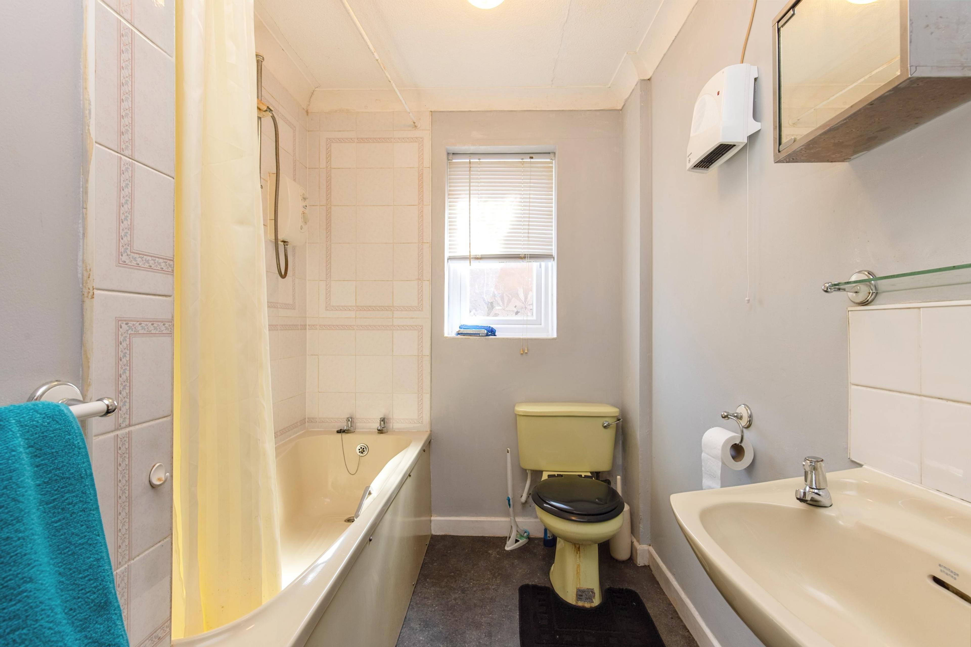 Family Bathroom 