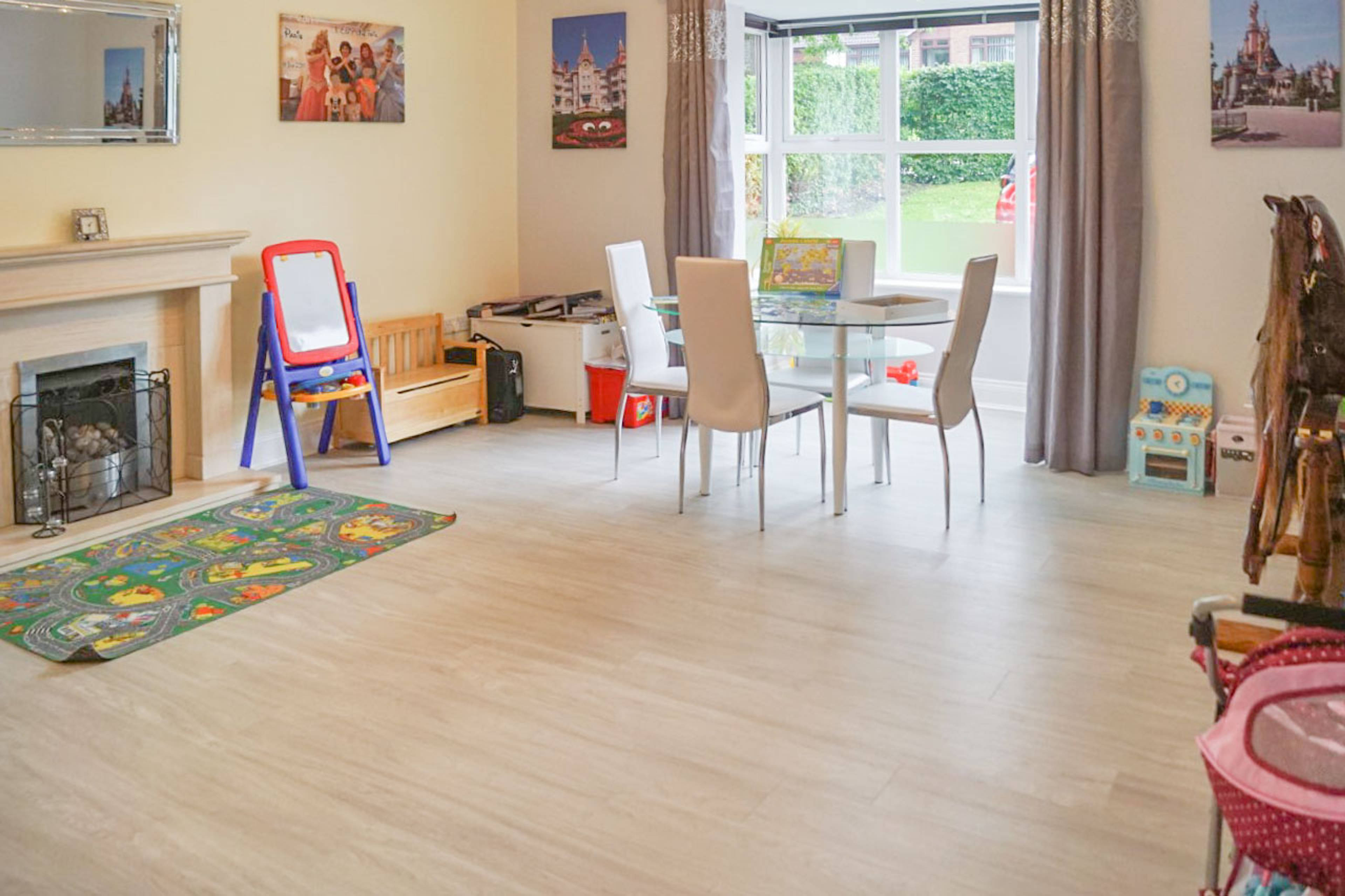 Lounge/Family/Games