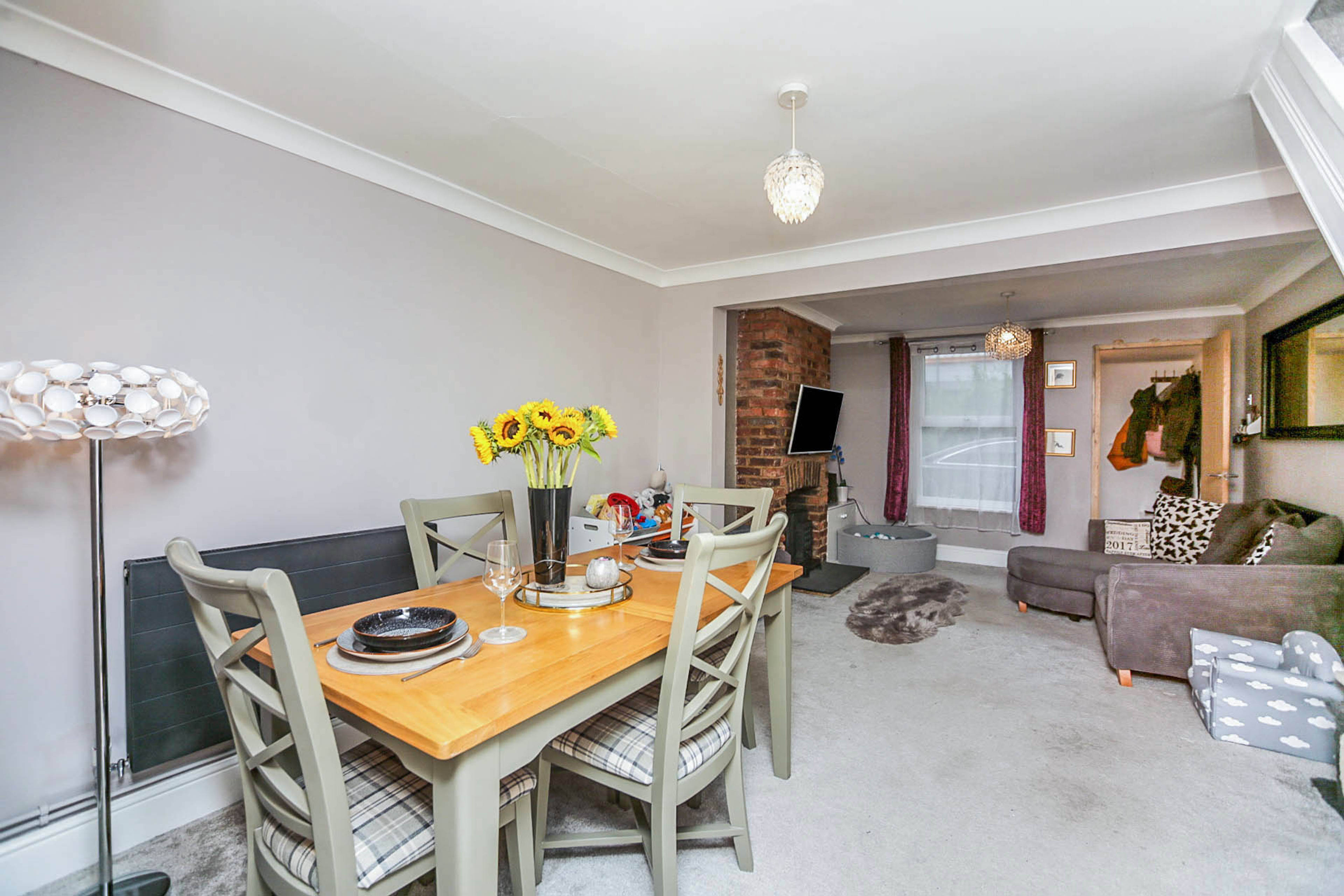 Lounge/Dining Room