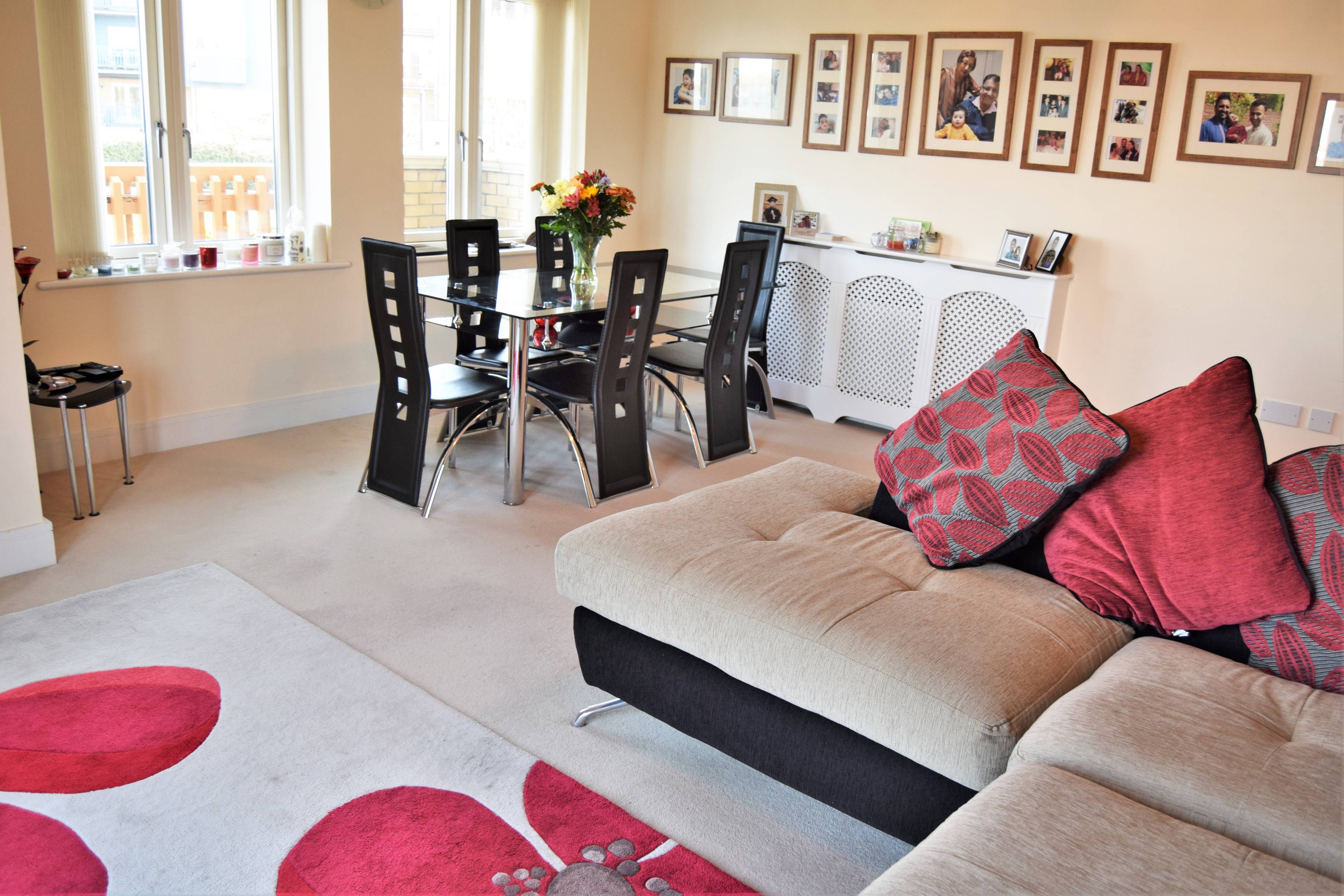Lounge/Dining Room