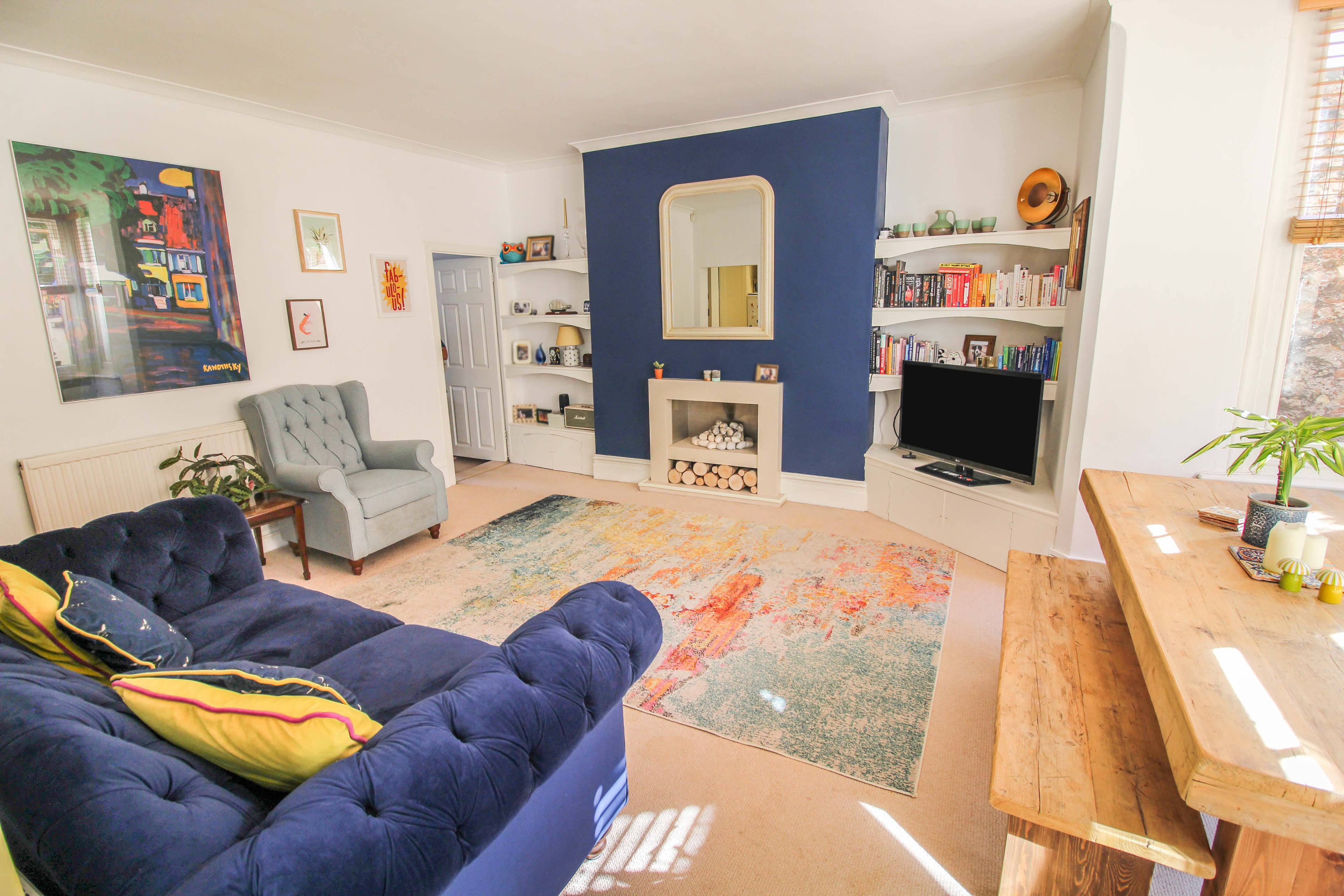Lounge/Dining Room