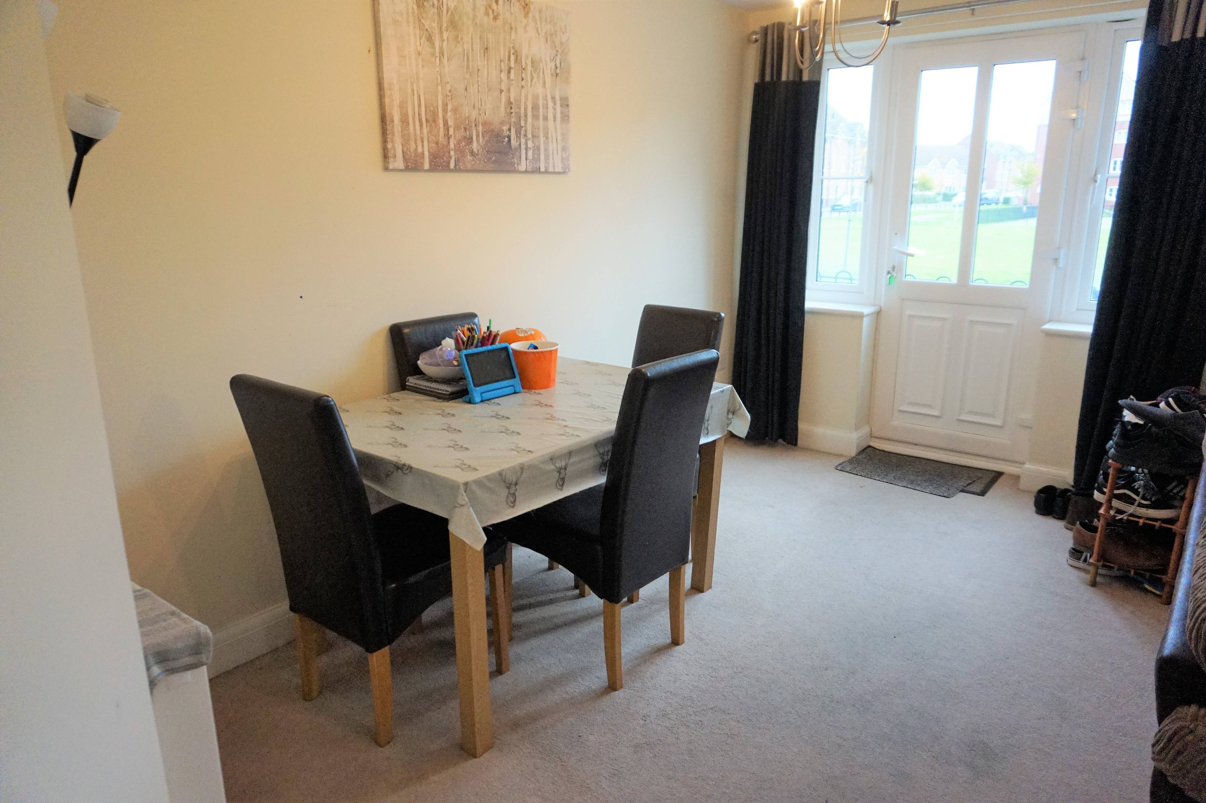 Lounge/Dining Room