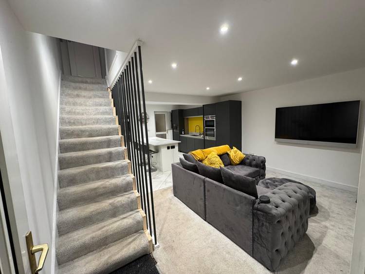 3 bedroom semi-detached house