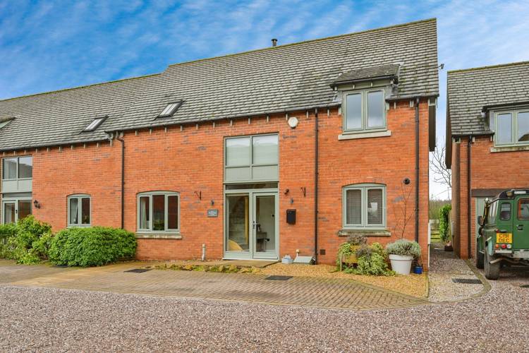 3 bedroom end-terraced