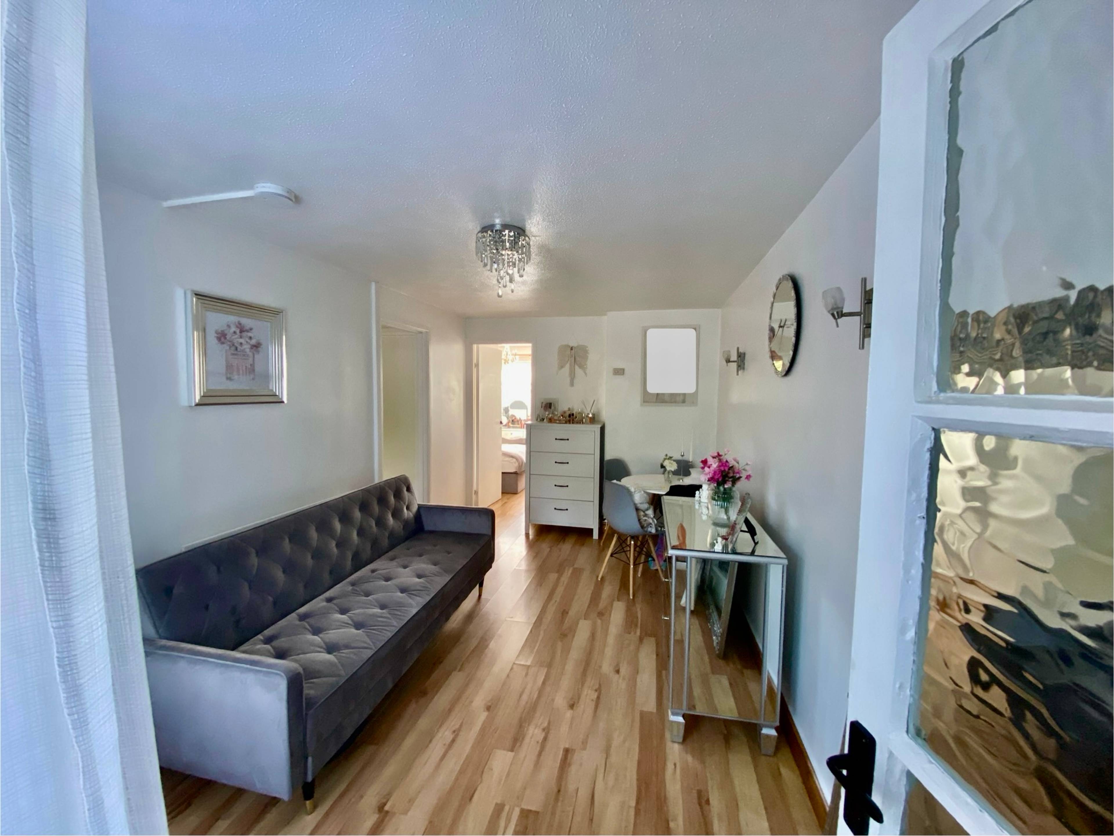 Apartment Living Rm