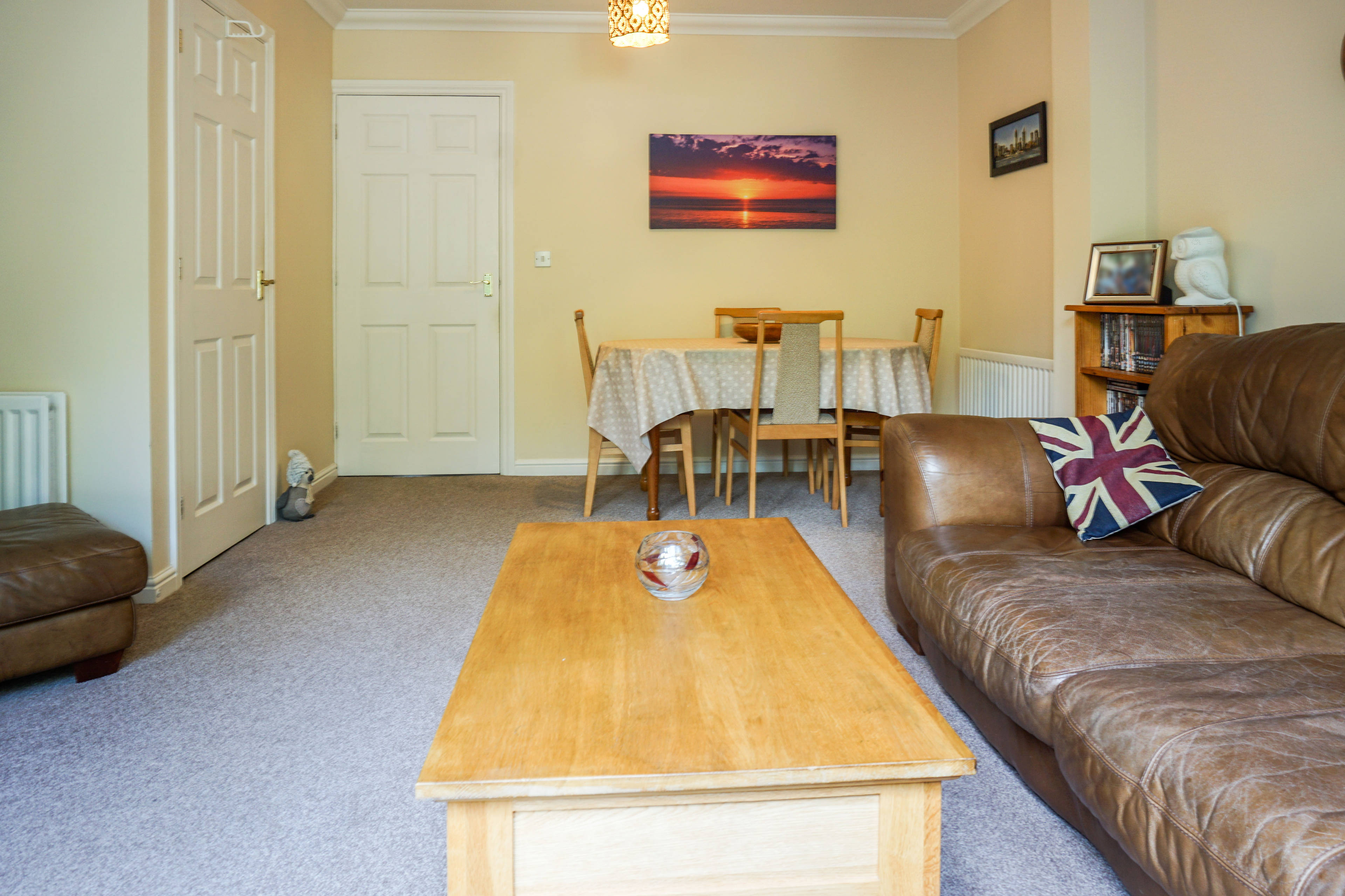Lounge/Dining Room
