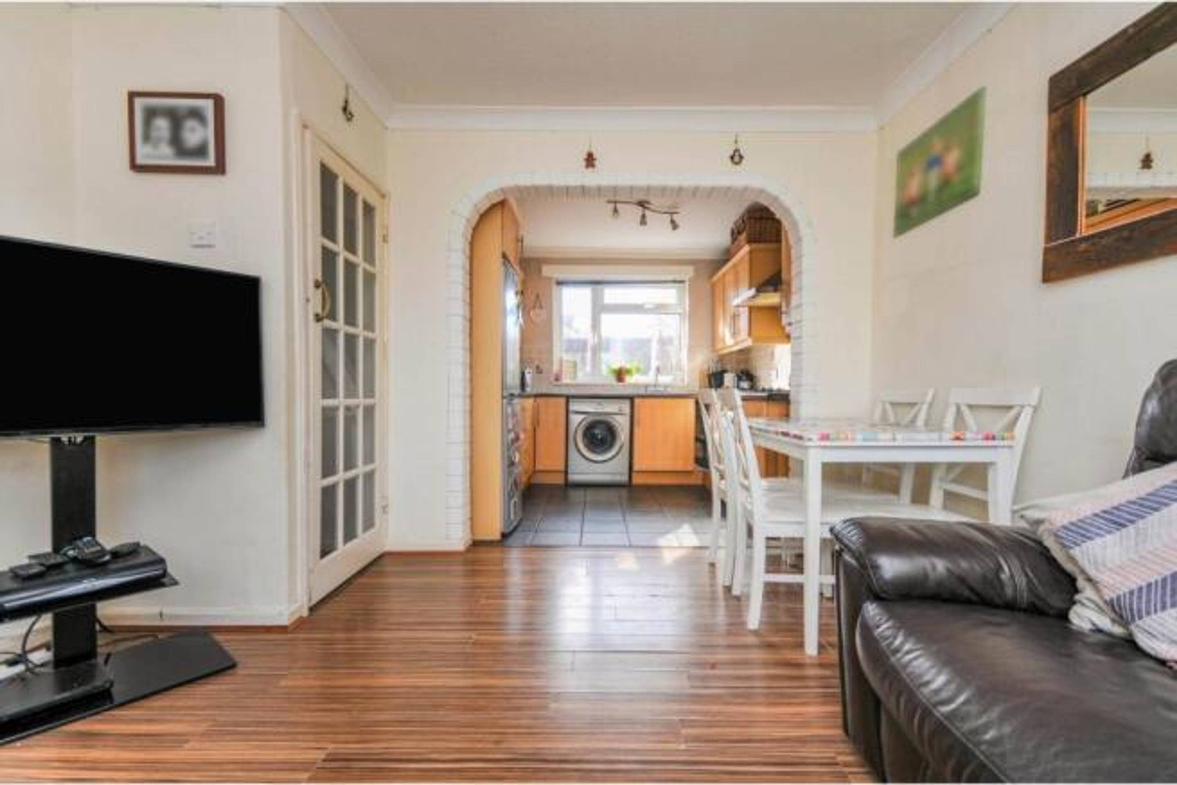 Lounge/Dining Room