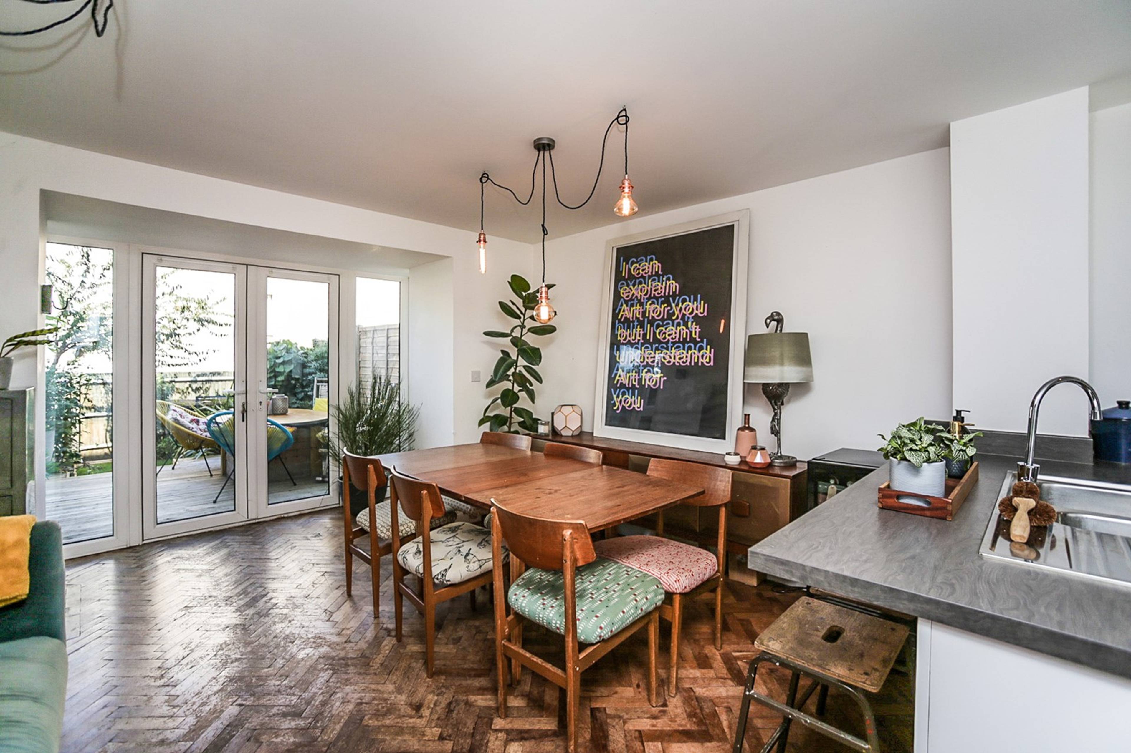 Lounge/Dining Room