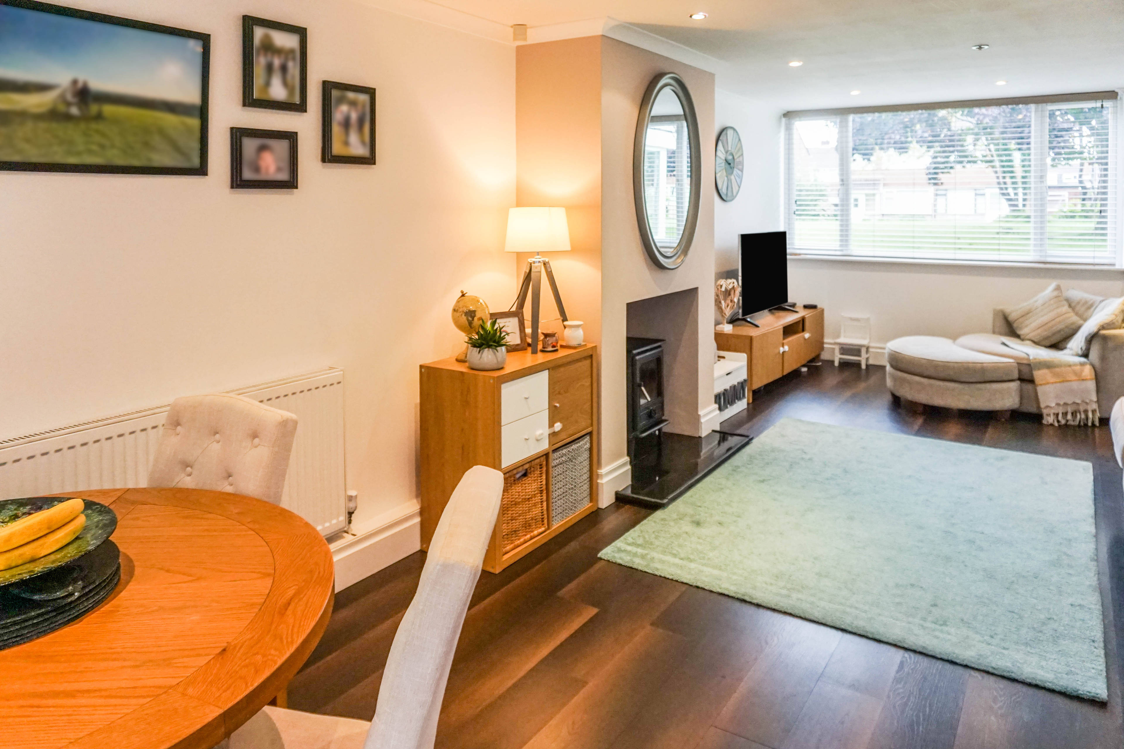 Lounge/Dining Room