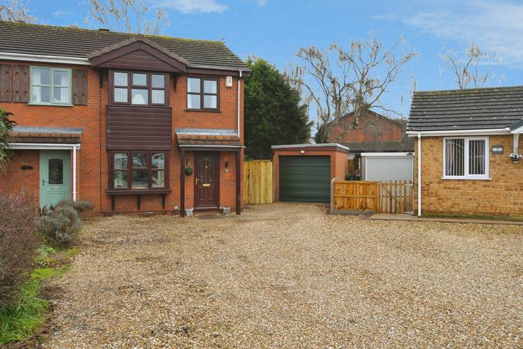3 bedroom semi-detached house