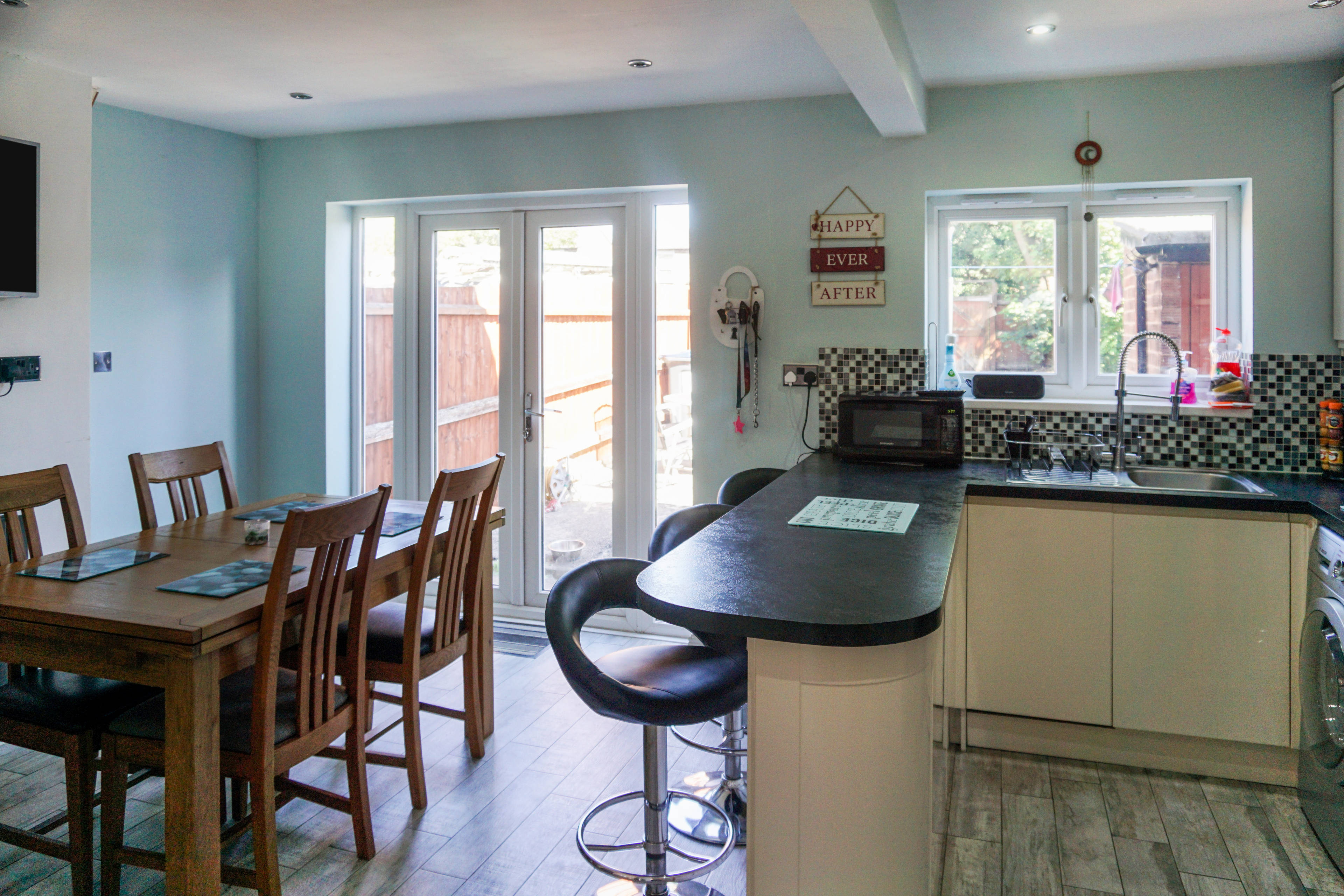Kitchen/Dining Room