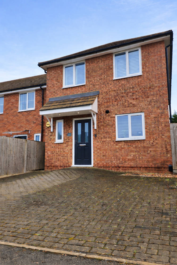 3 bedroom detached house