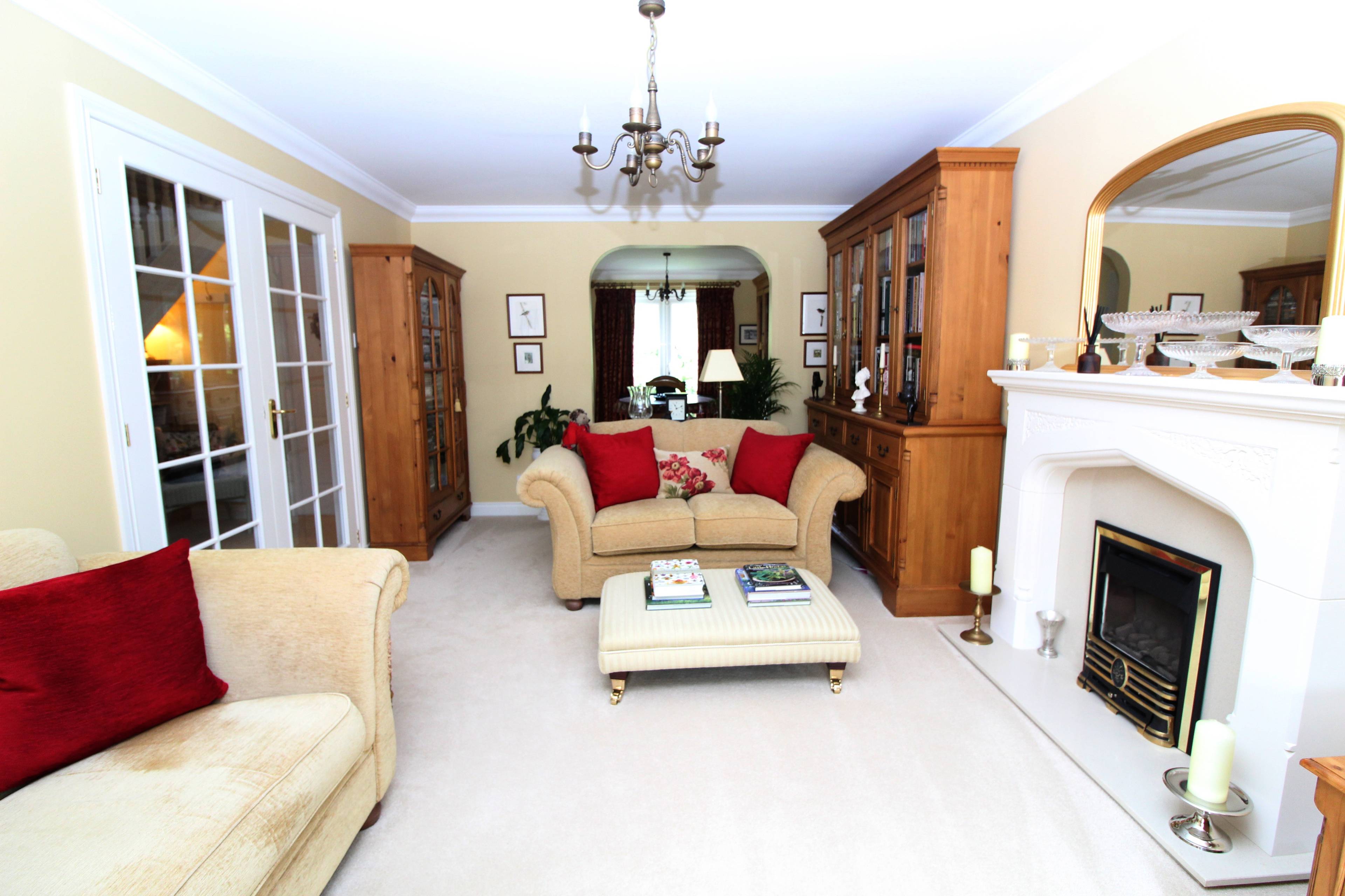 Lounge/Dining Room