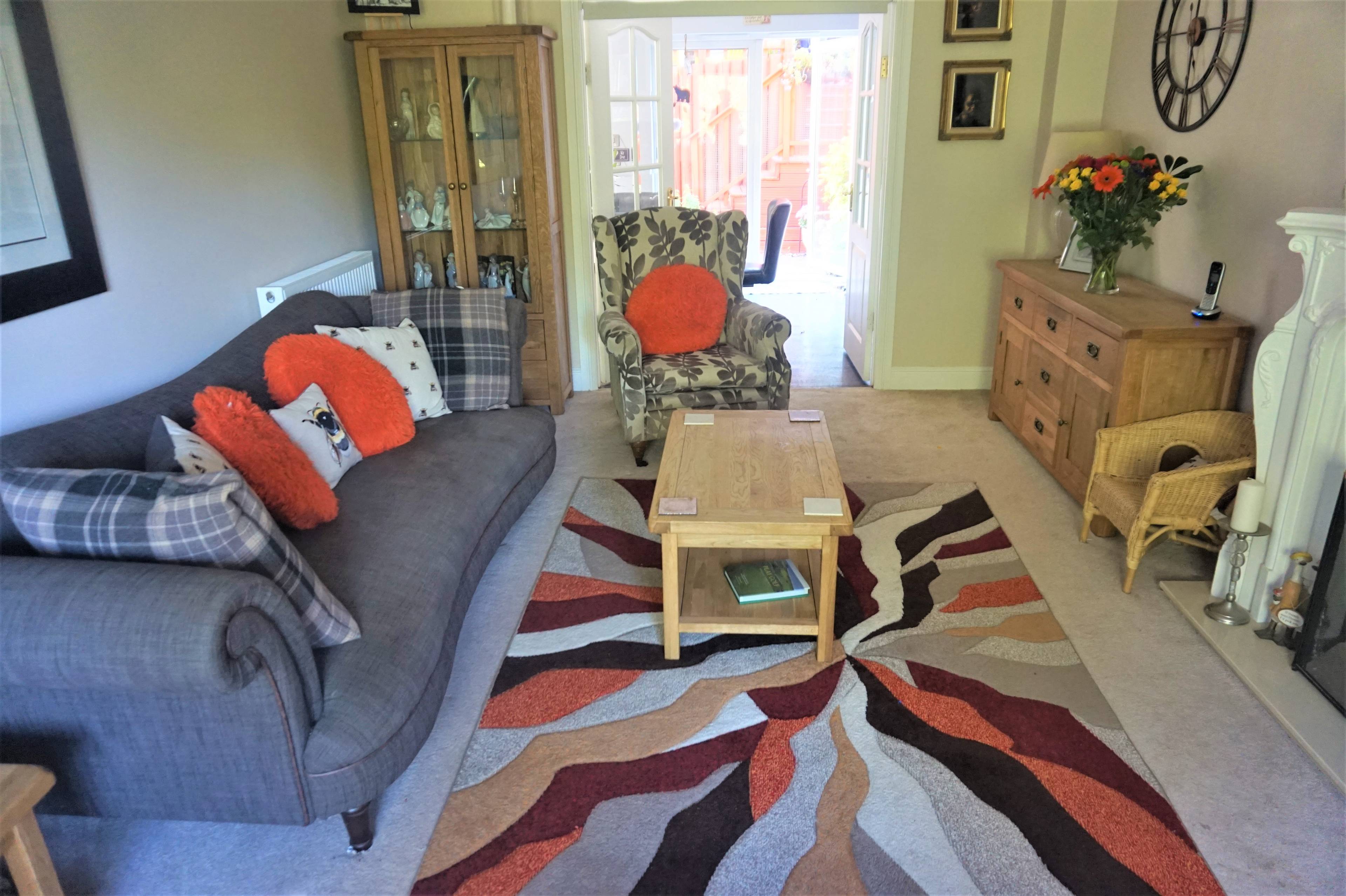 Lounge/Dining Room