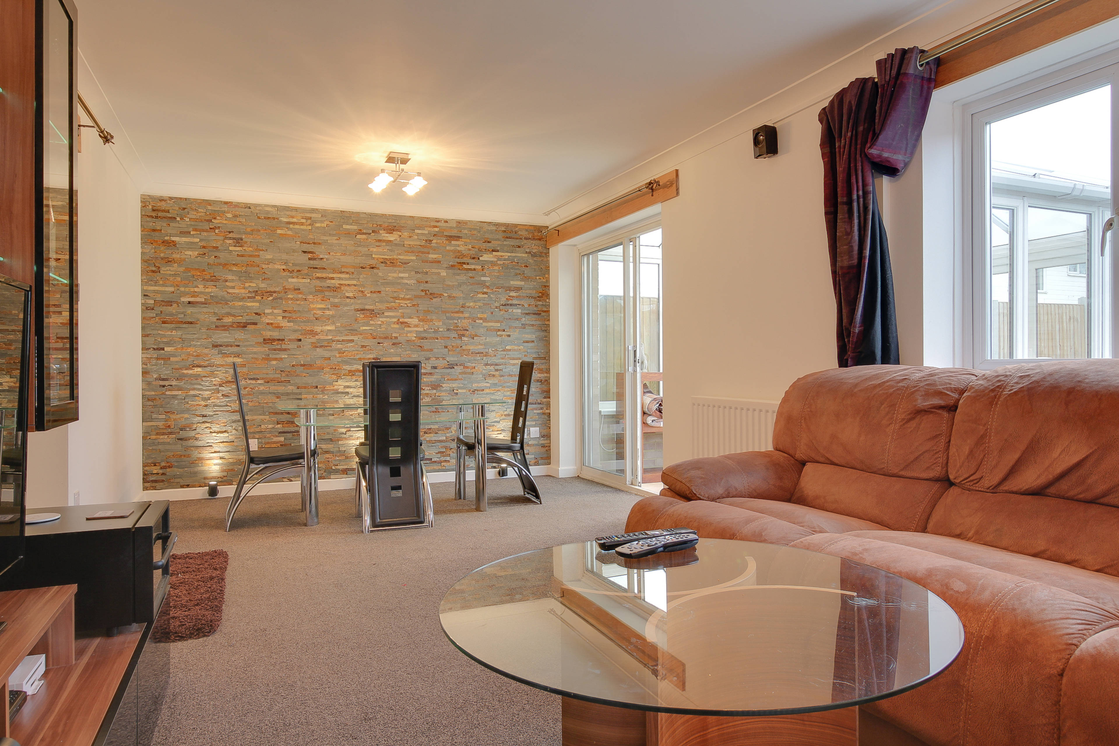 Lounge/Dining Room