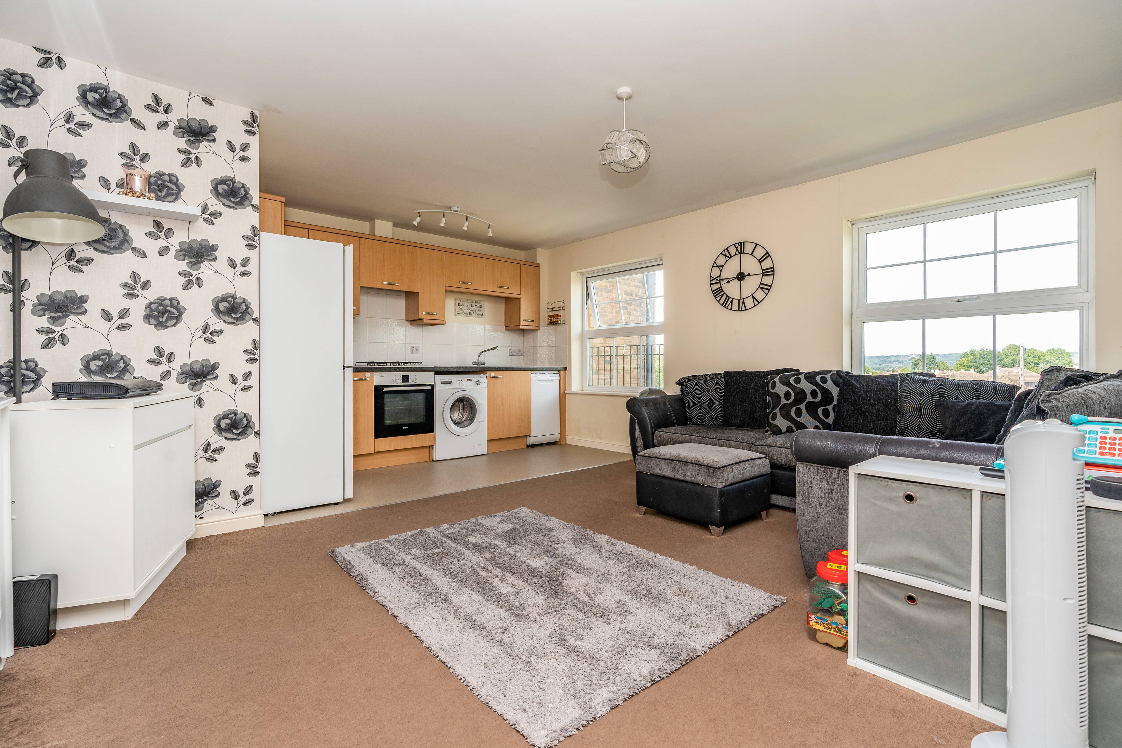 Lounge / Kitchen