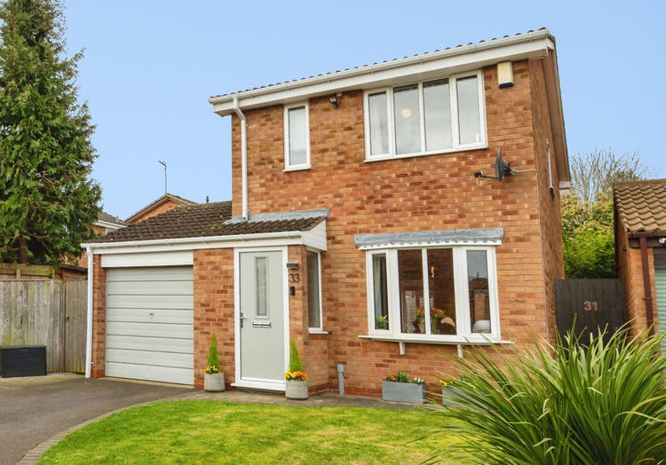 3 bedroom detached house