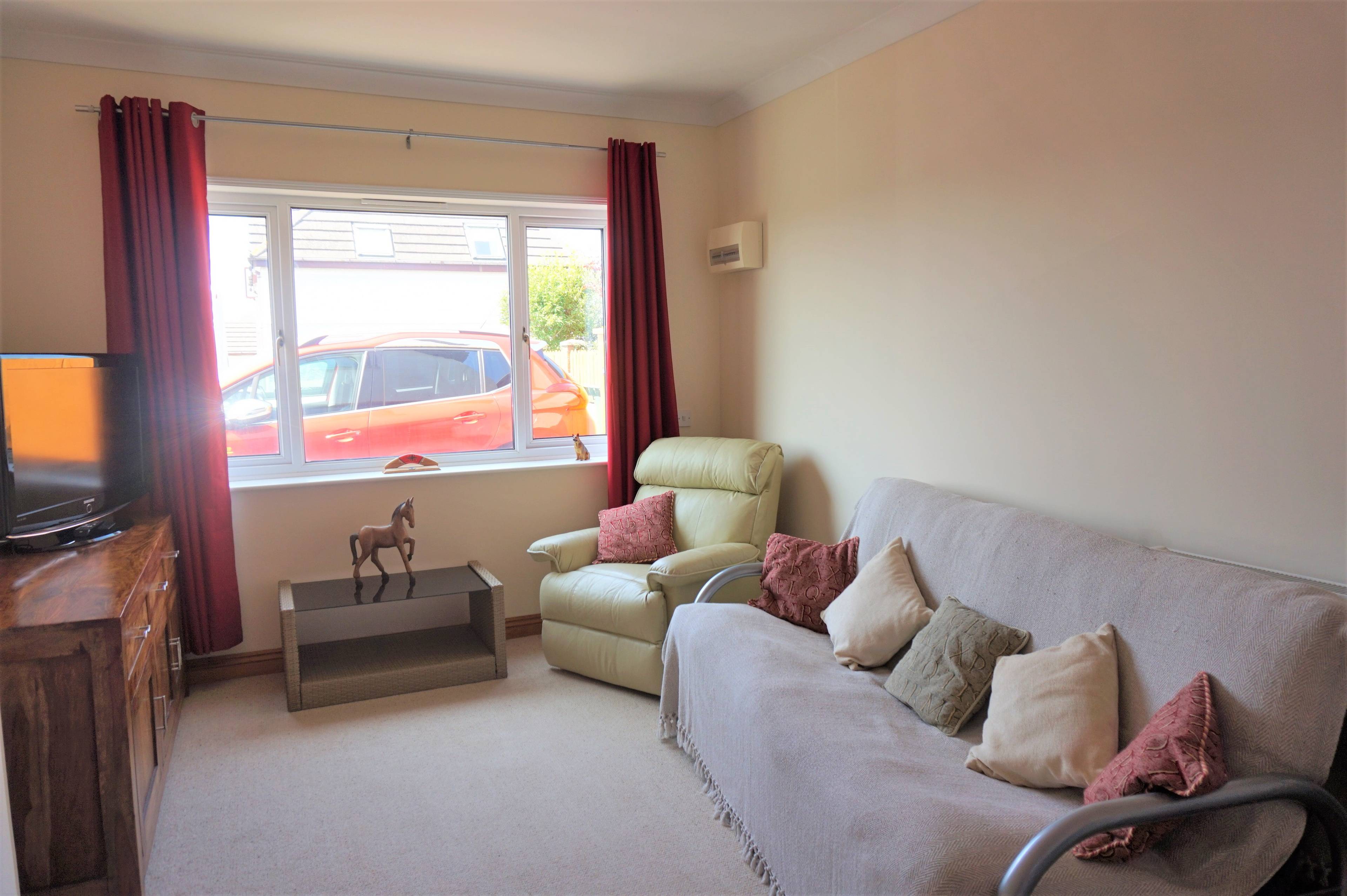 Living Room/Bedroom