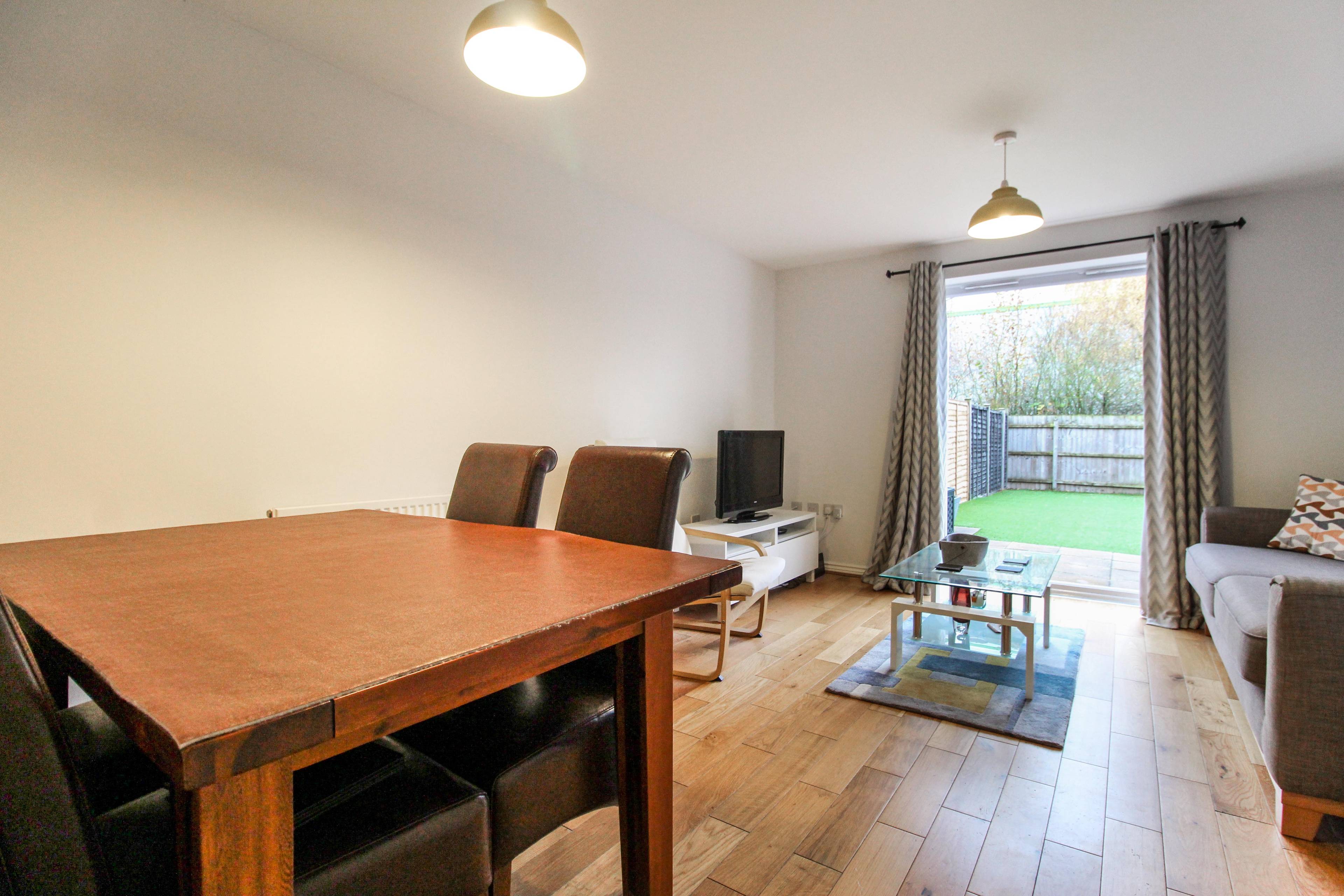 Lounge/Dining Room