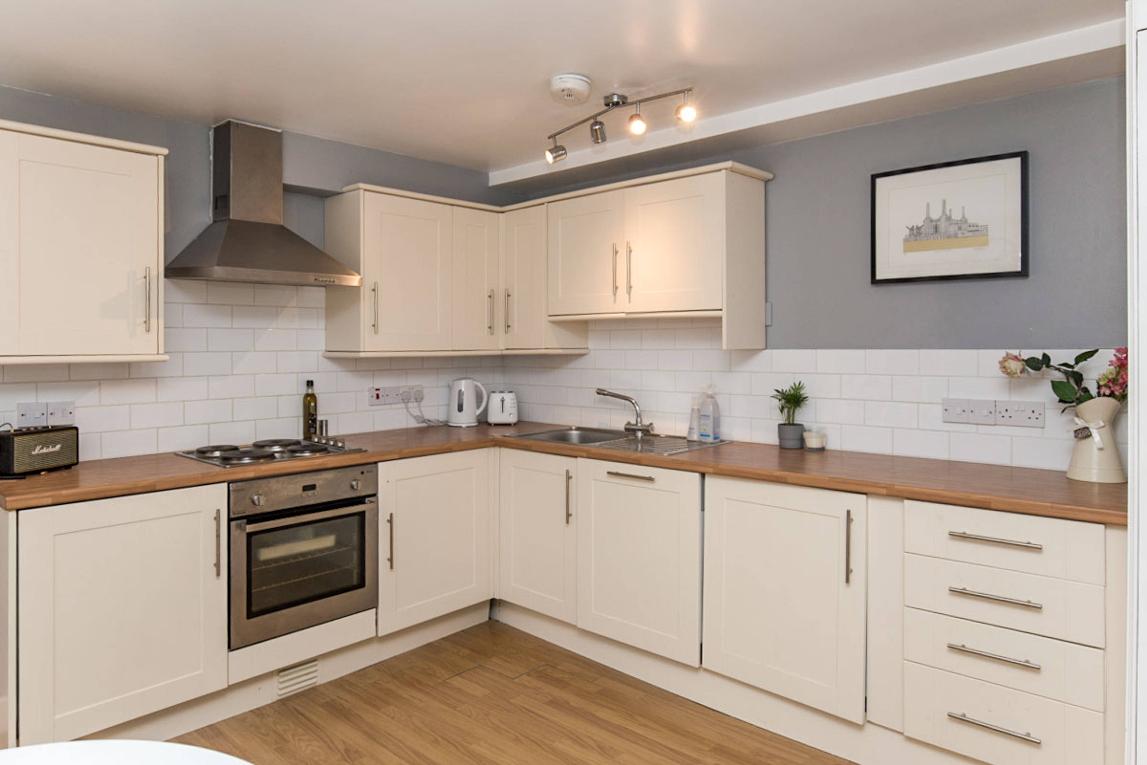 Lounge / Kitchen