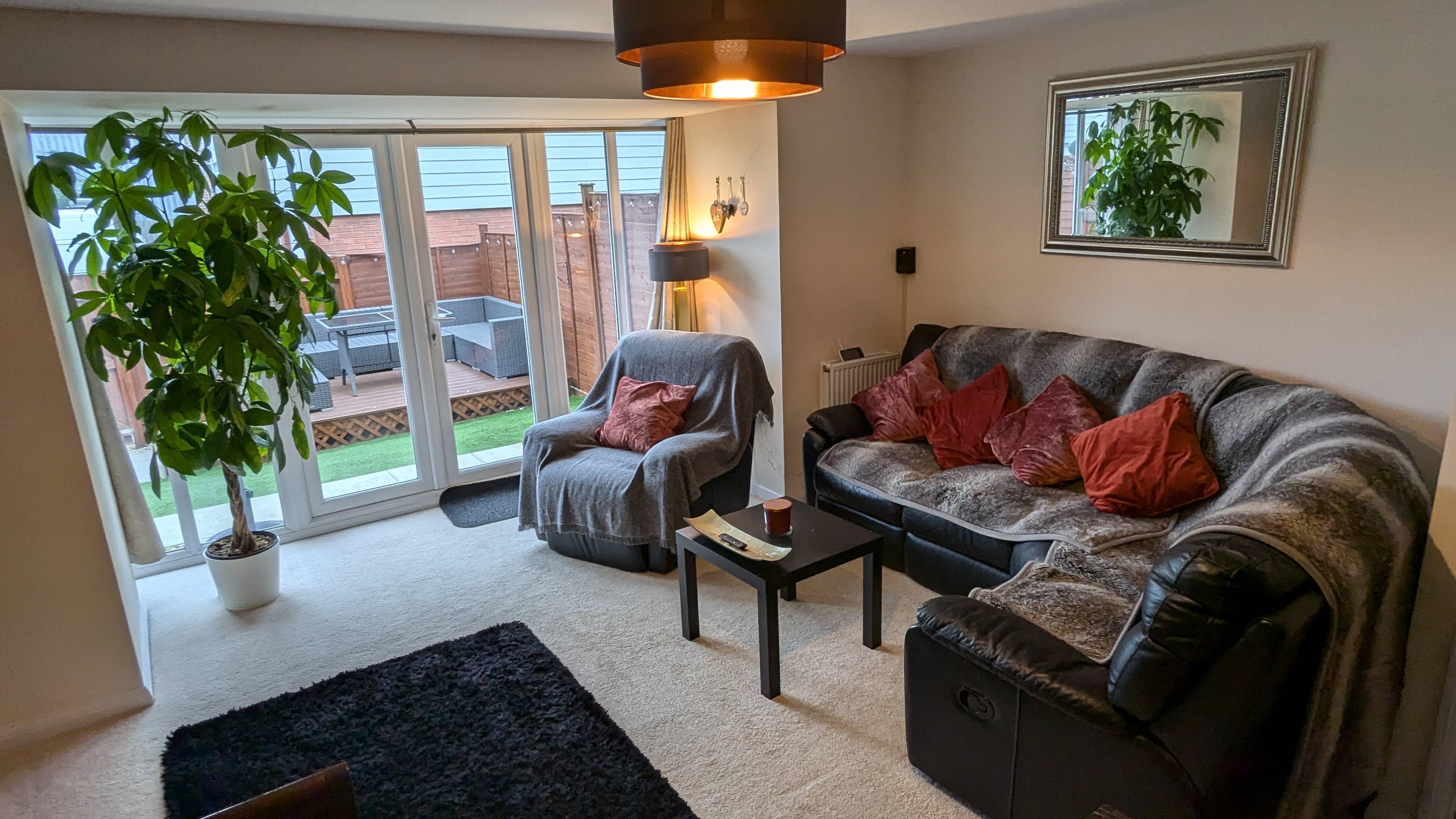 Lounge/Dining Room