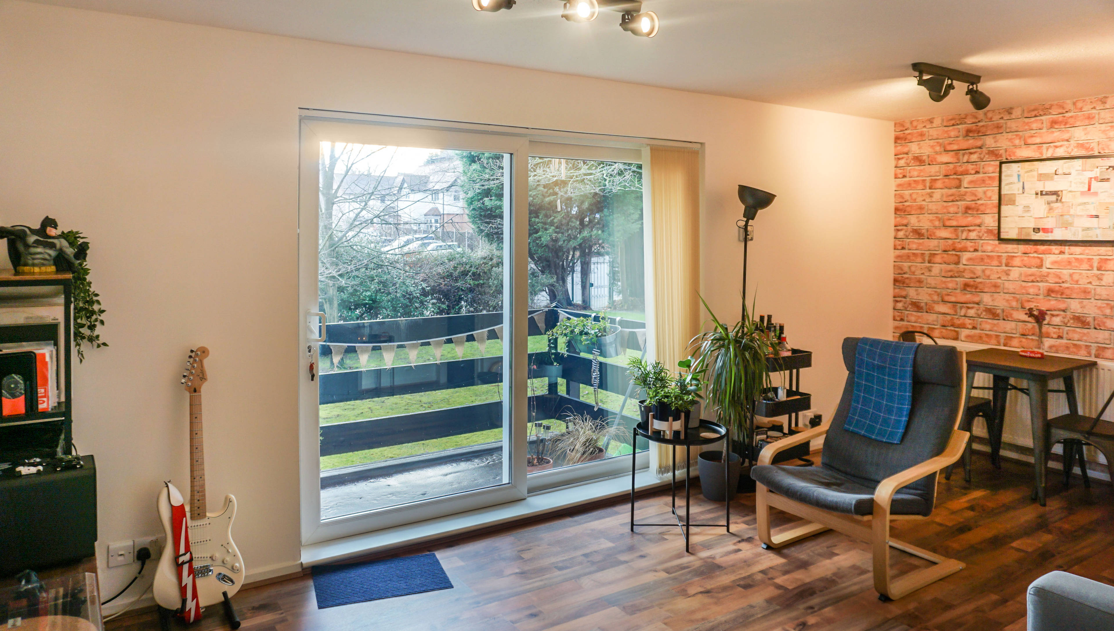Lounge/Dining Room