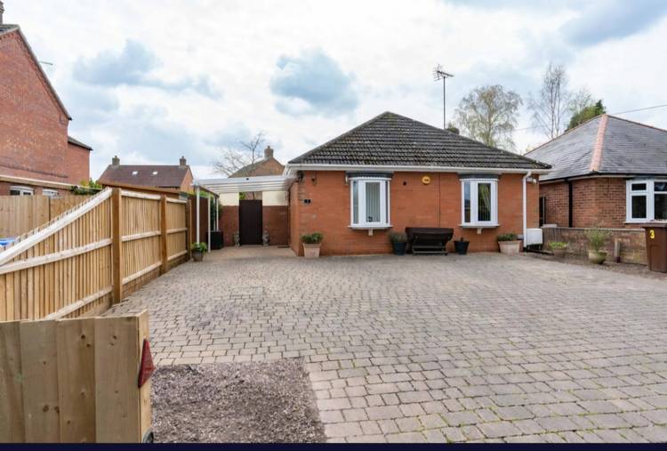 4 bedroom detached bungalow