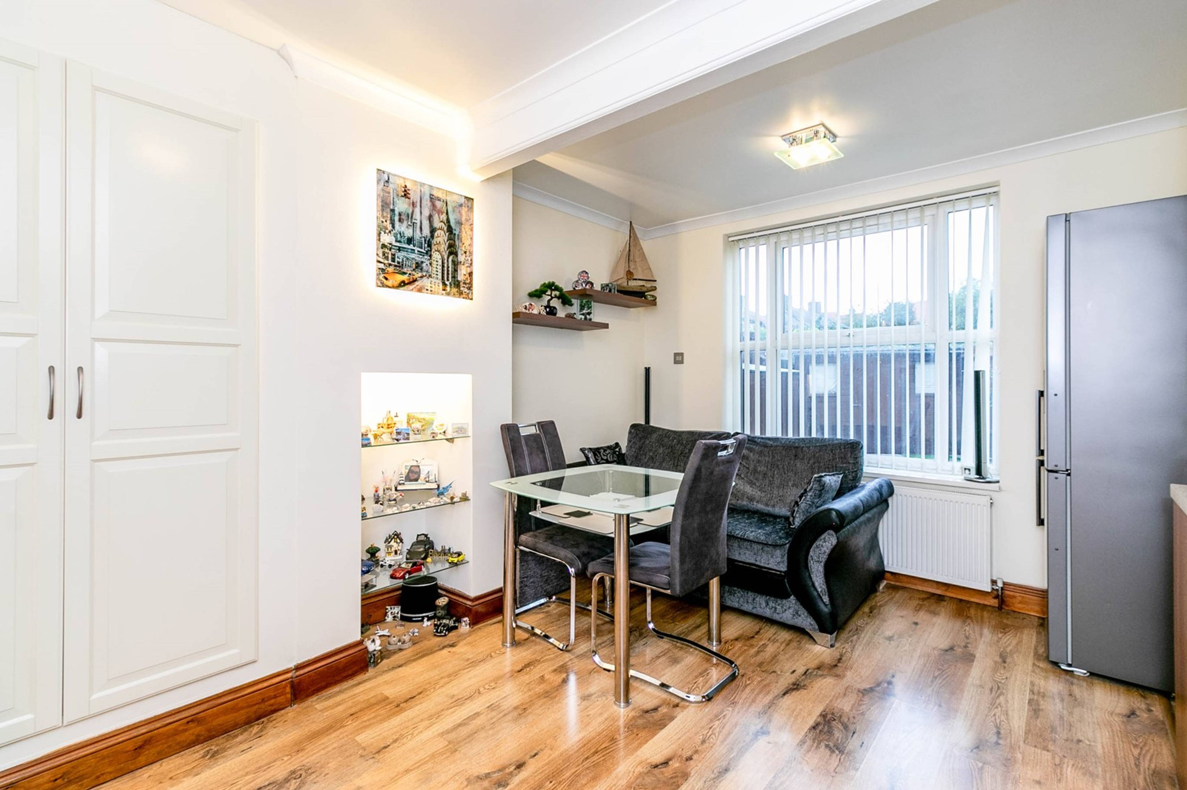 Lounge/Dining Room