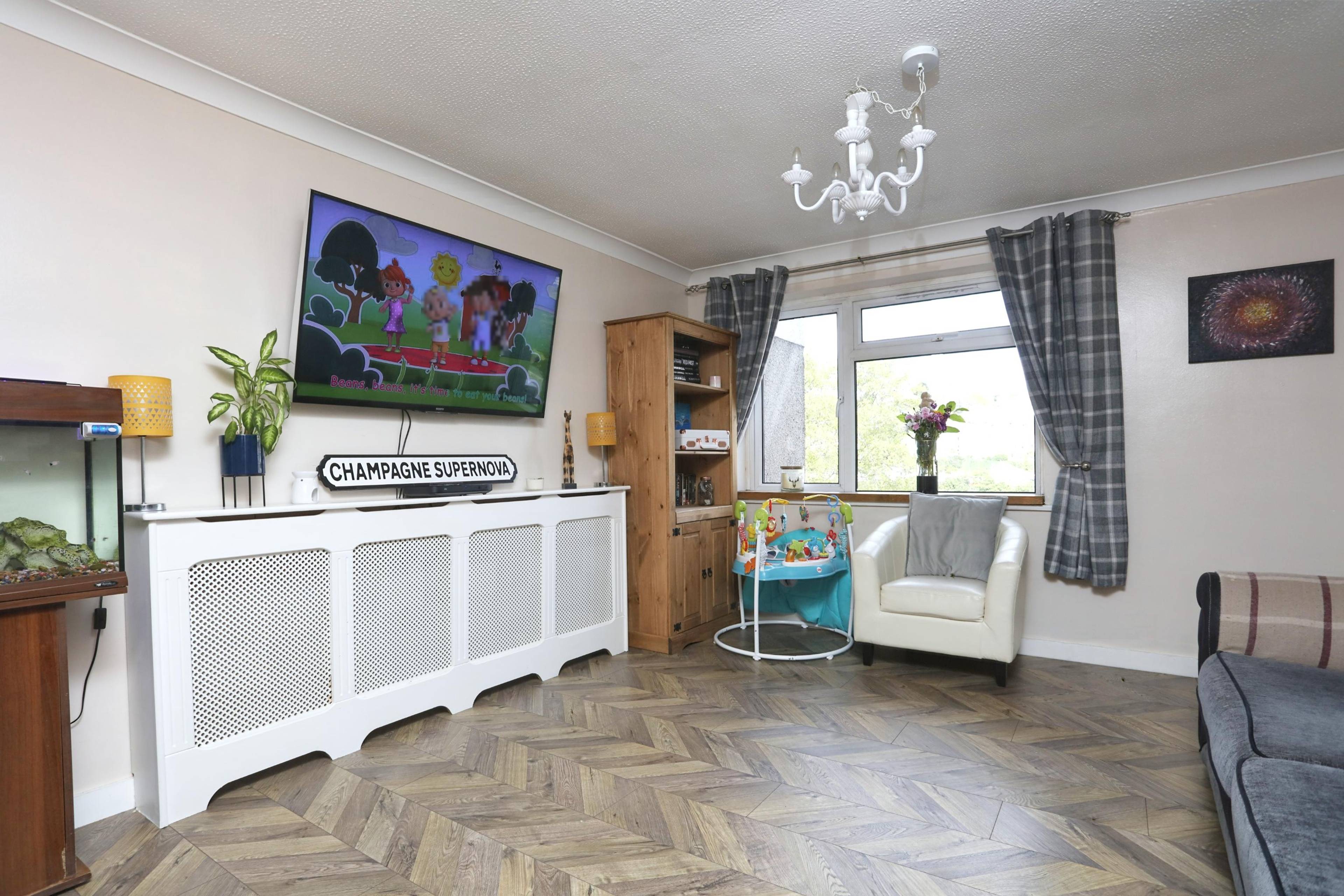 Lounge/Dining Room