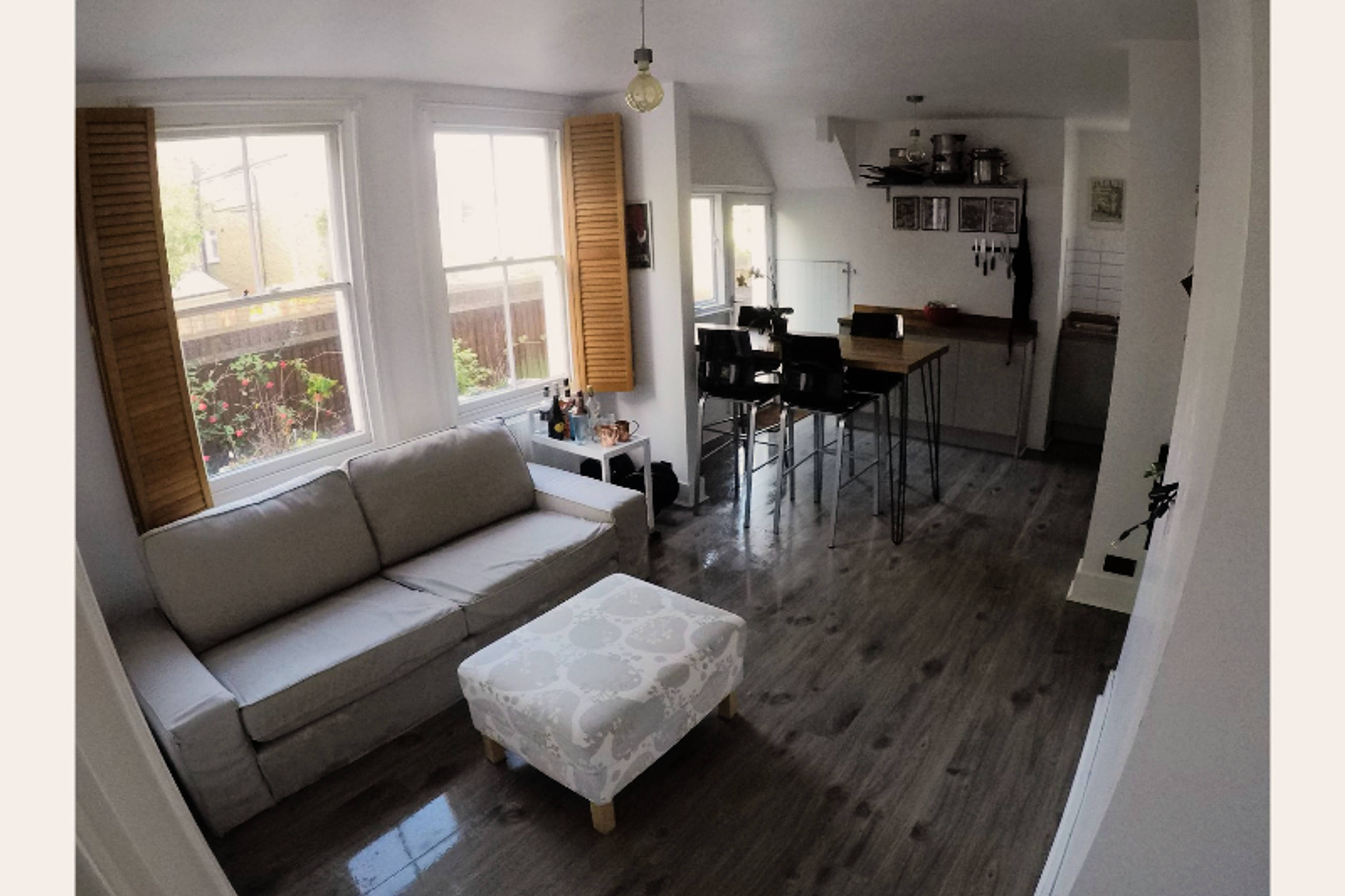 Lounge / Kitchen