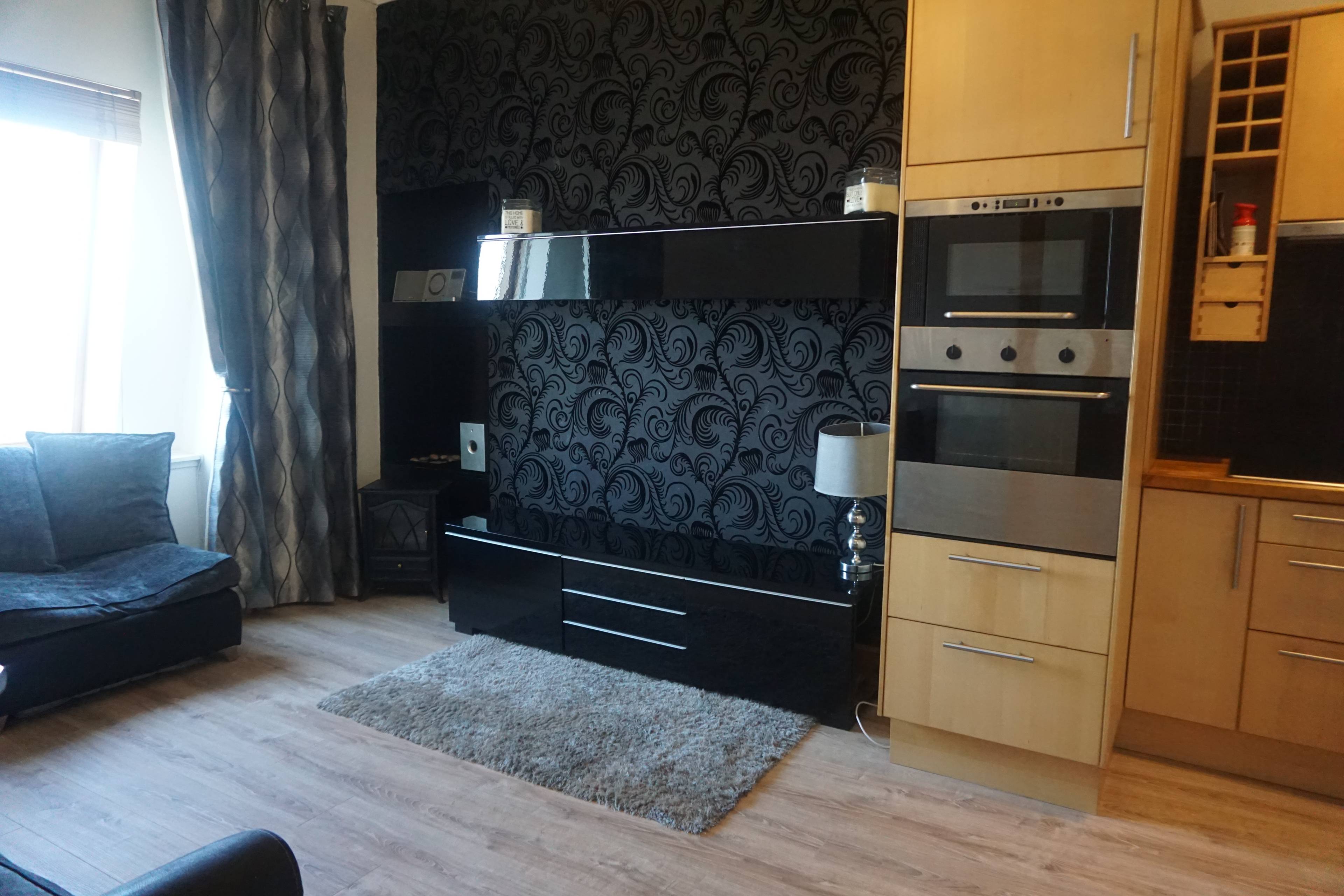Lounge / Kitchen