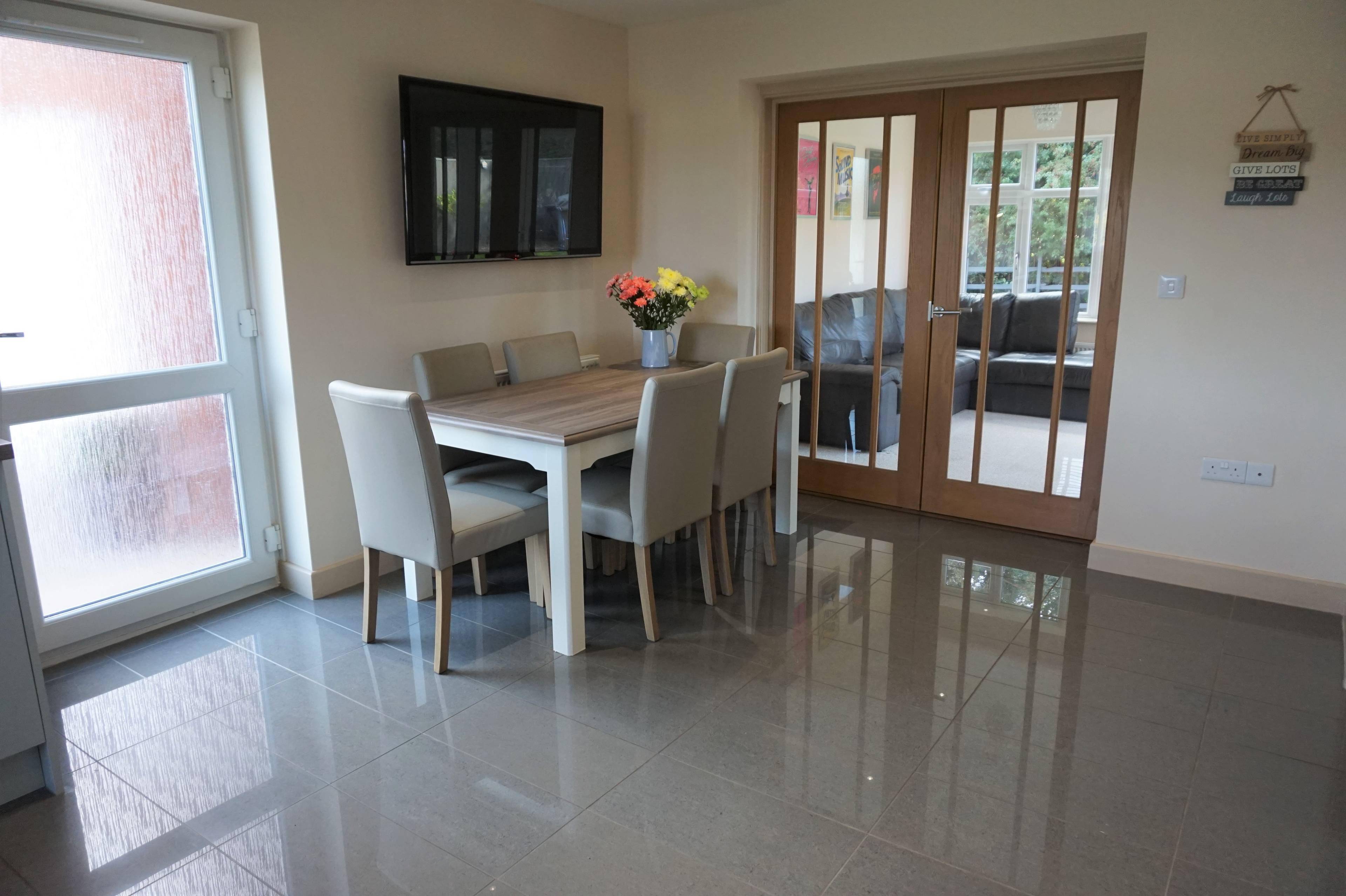 Kitchen/Dining Room