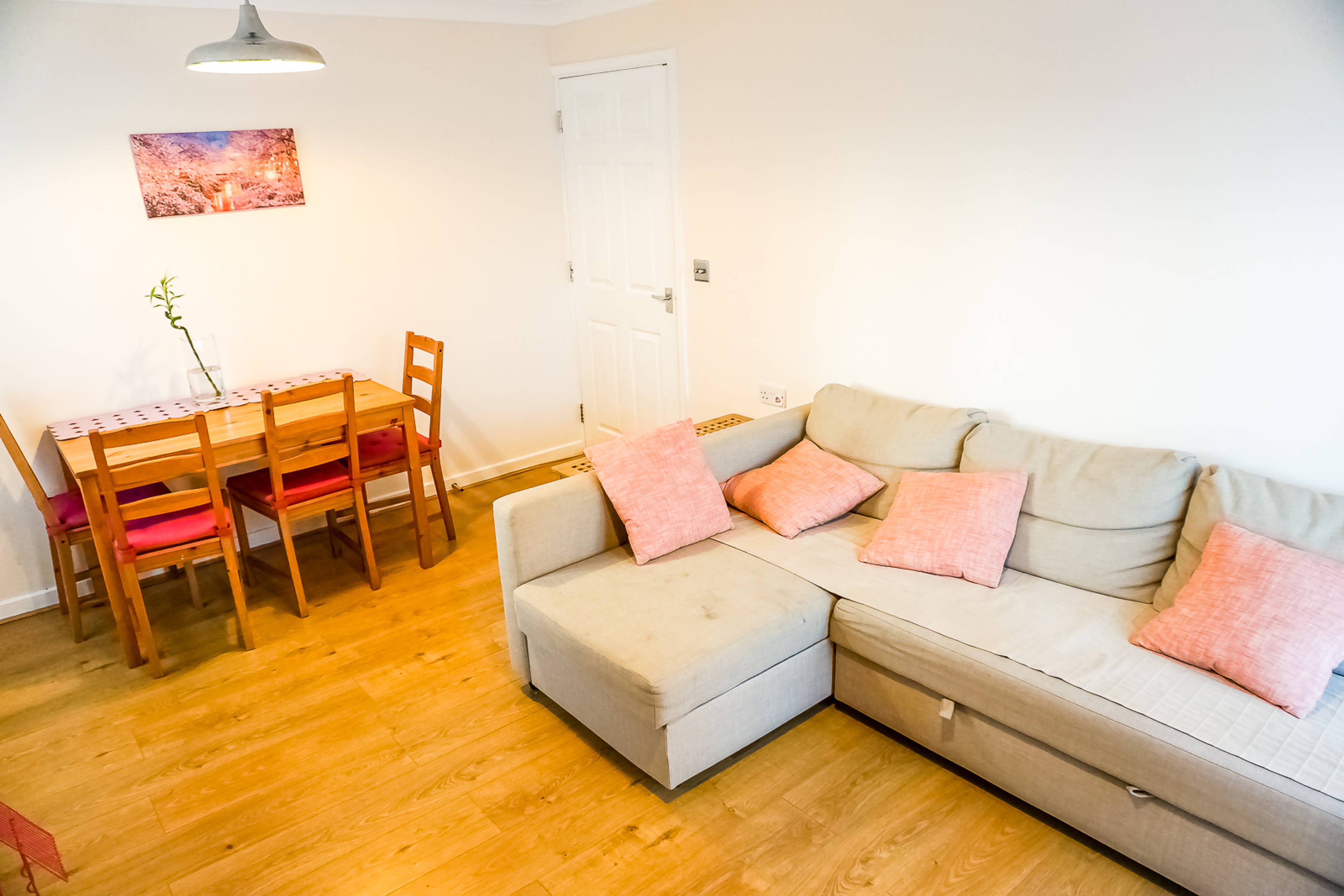 Lounge/Dining Room