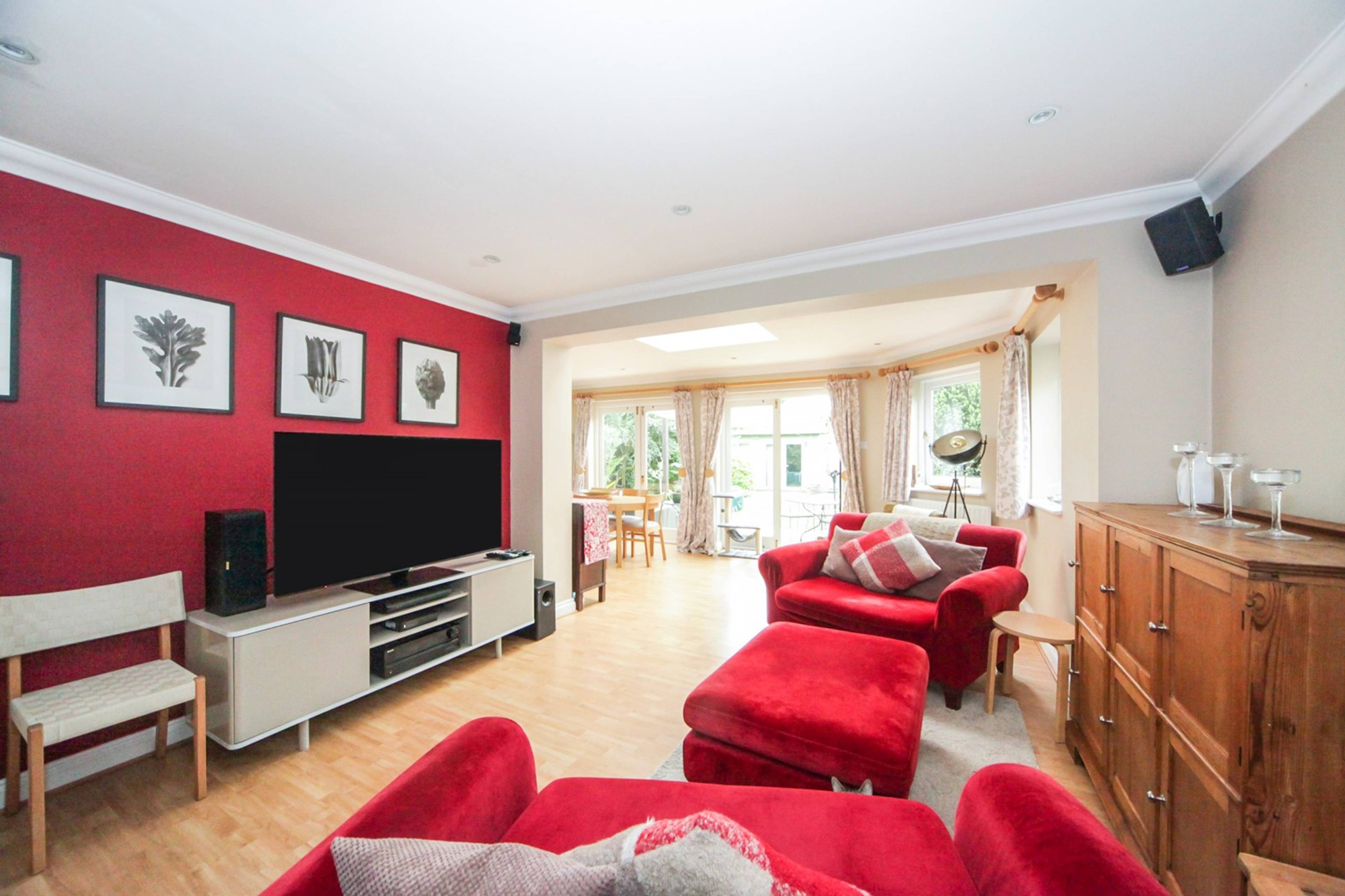 Lounge/Dining Room