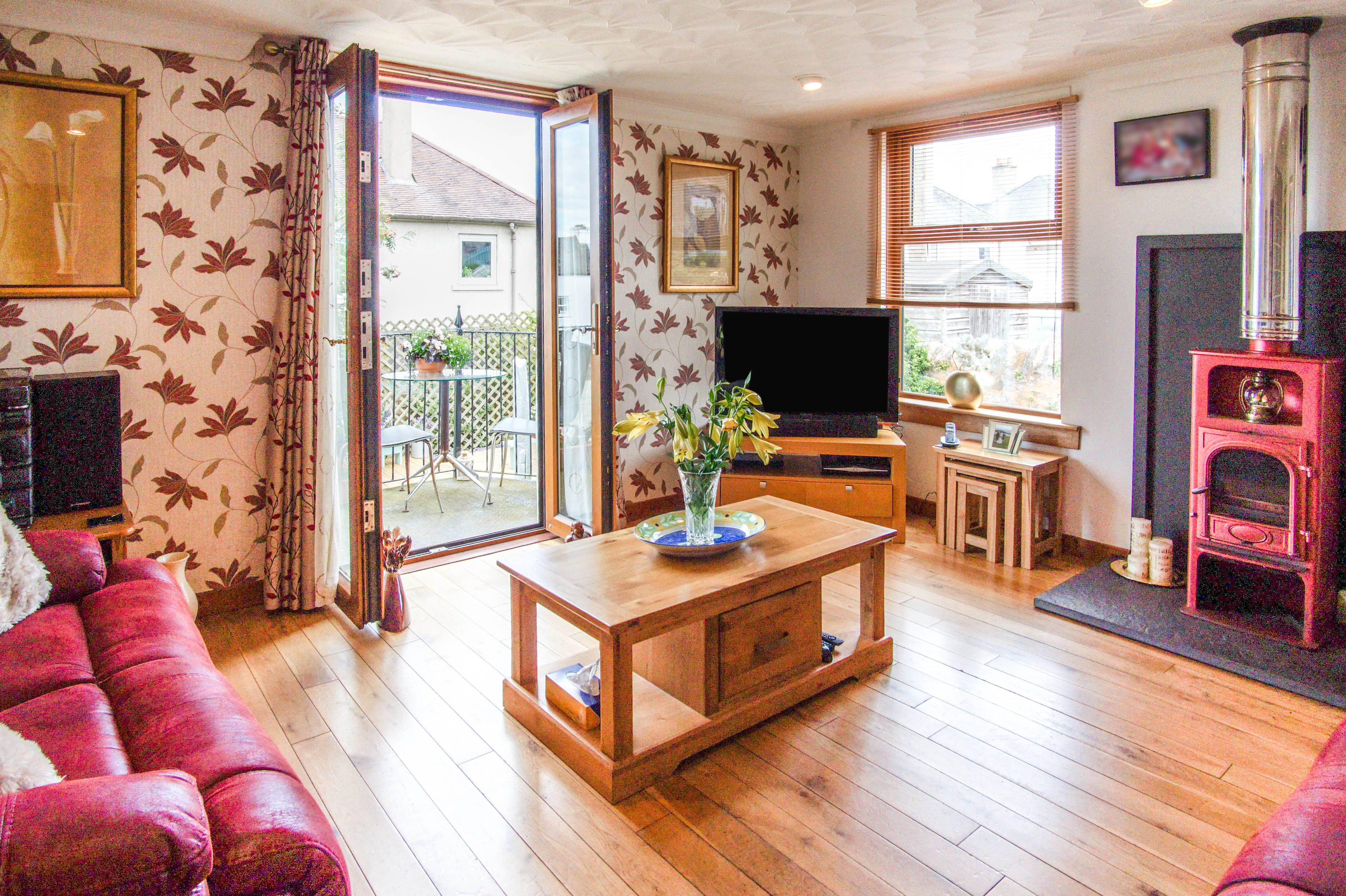 Lounge/Dining Room