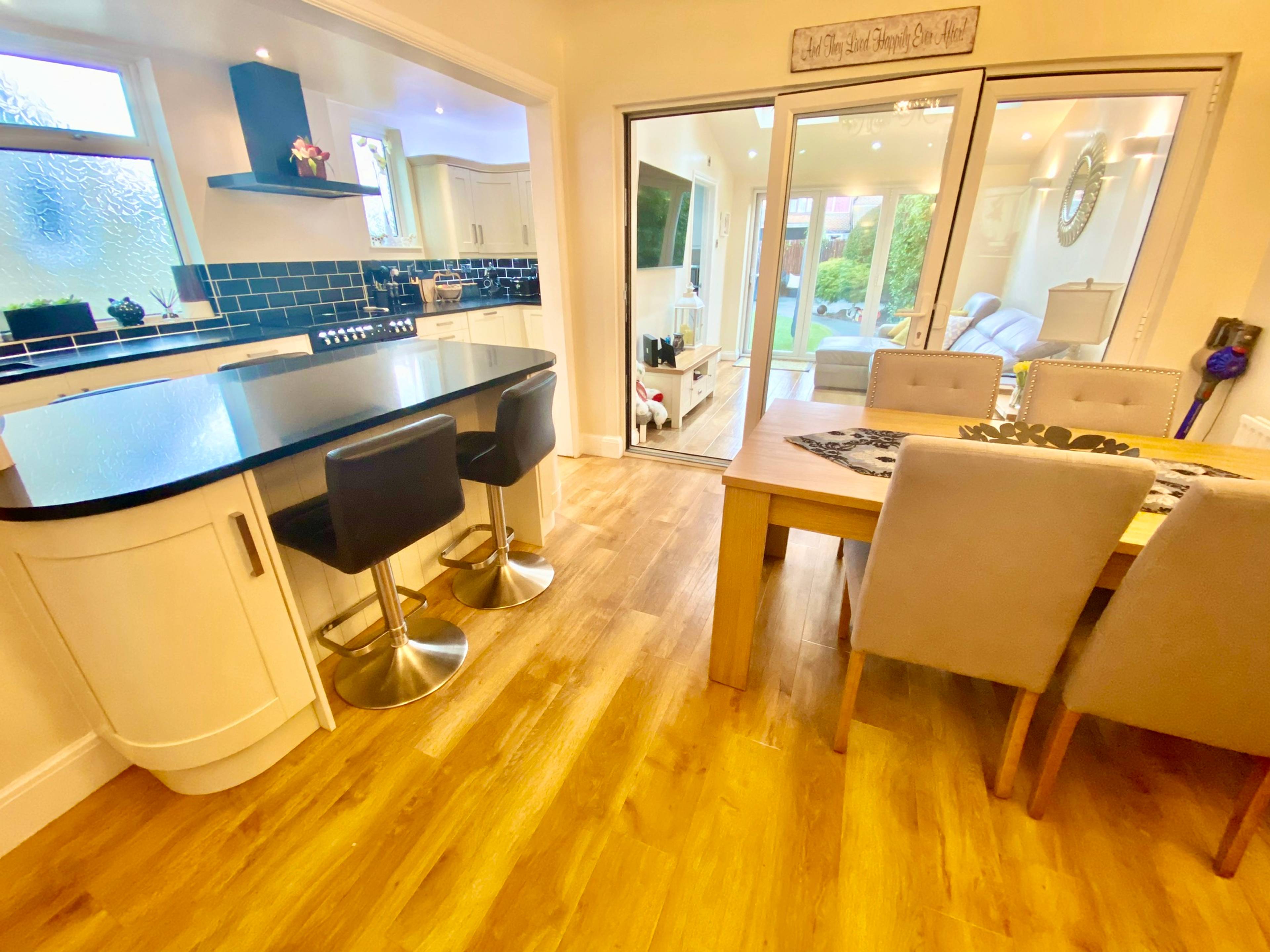 Kitchen/Dining Room