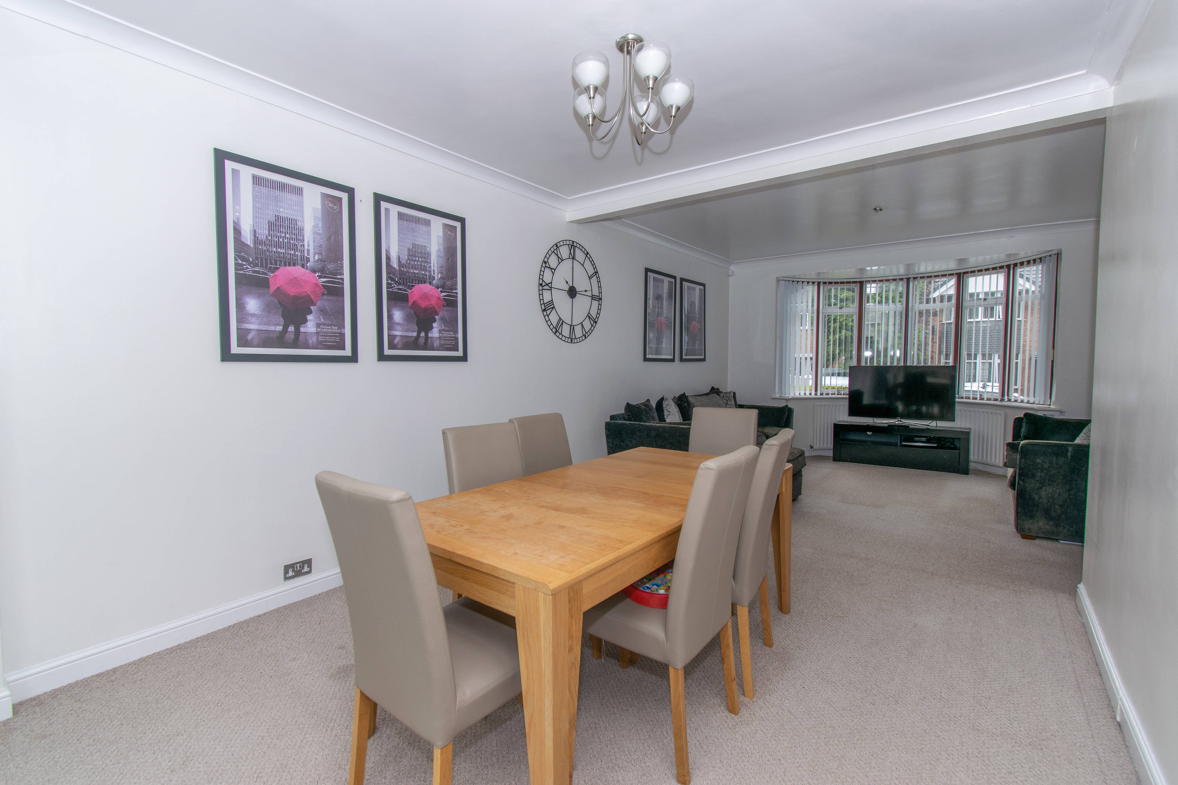 Lounge/Dining Room