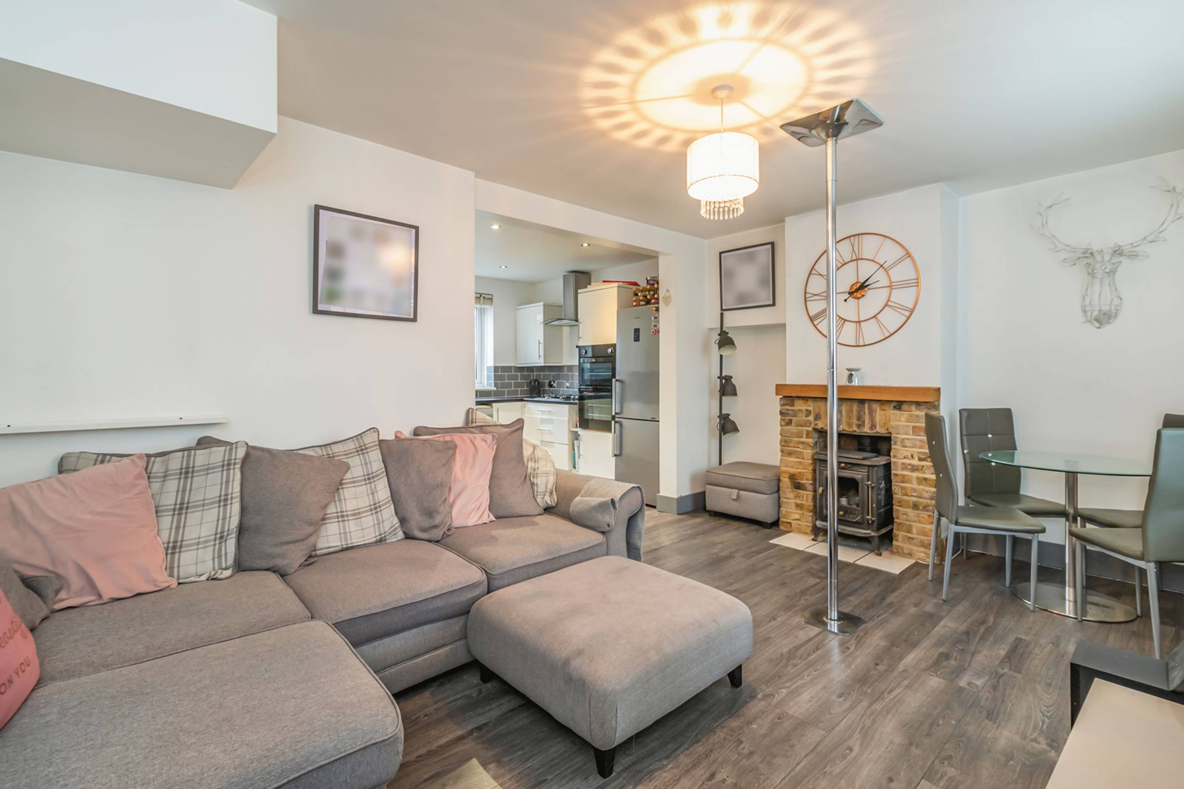 Lounge/Dining Room