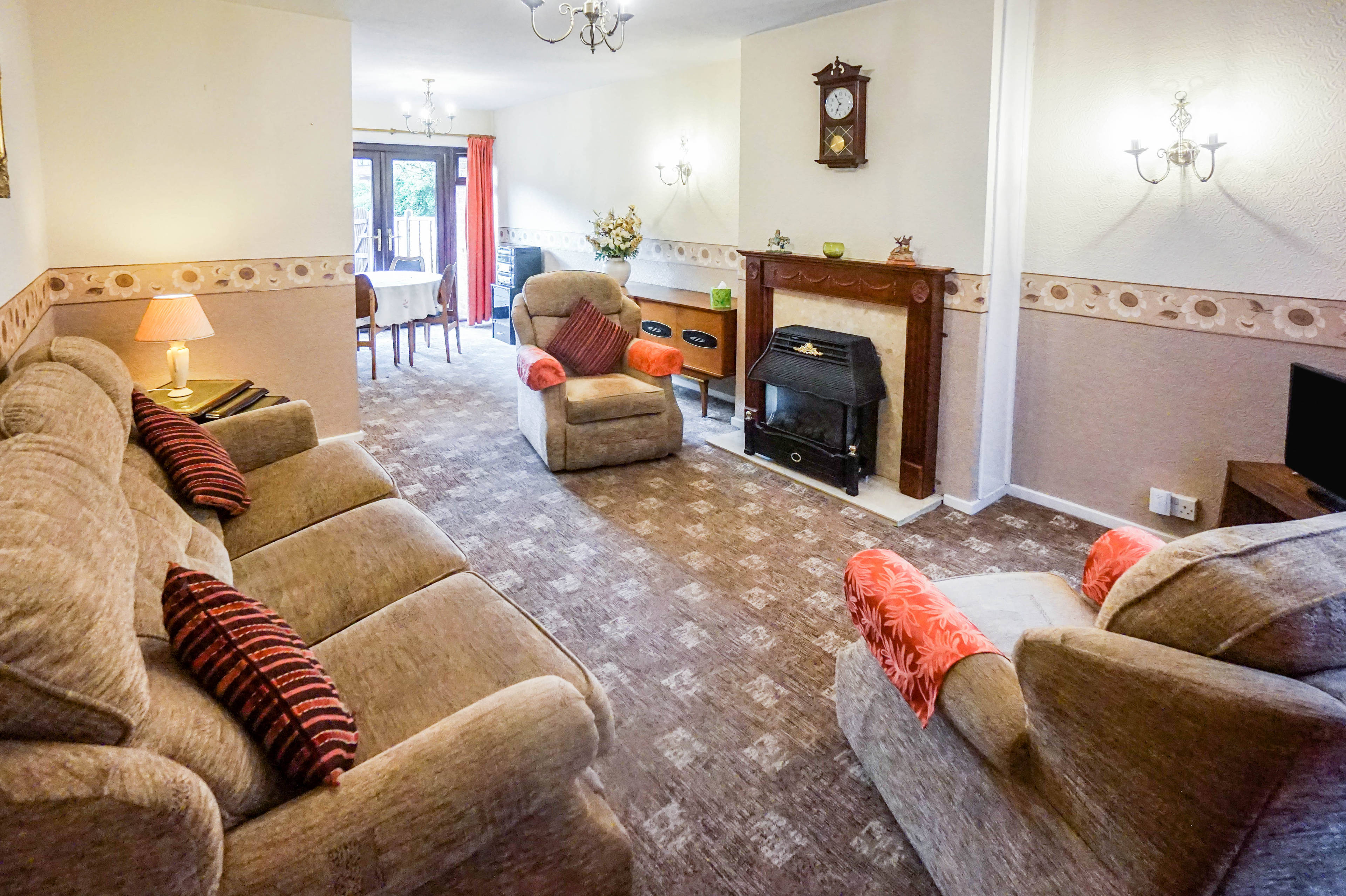 Lounge/Dining Room