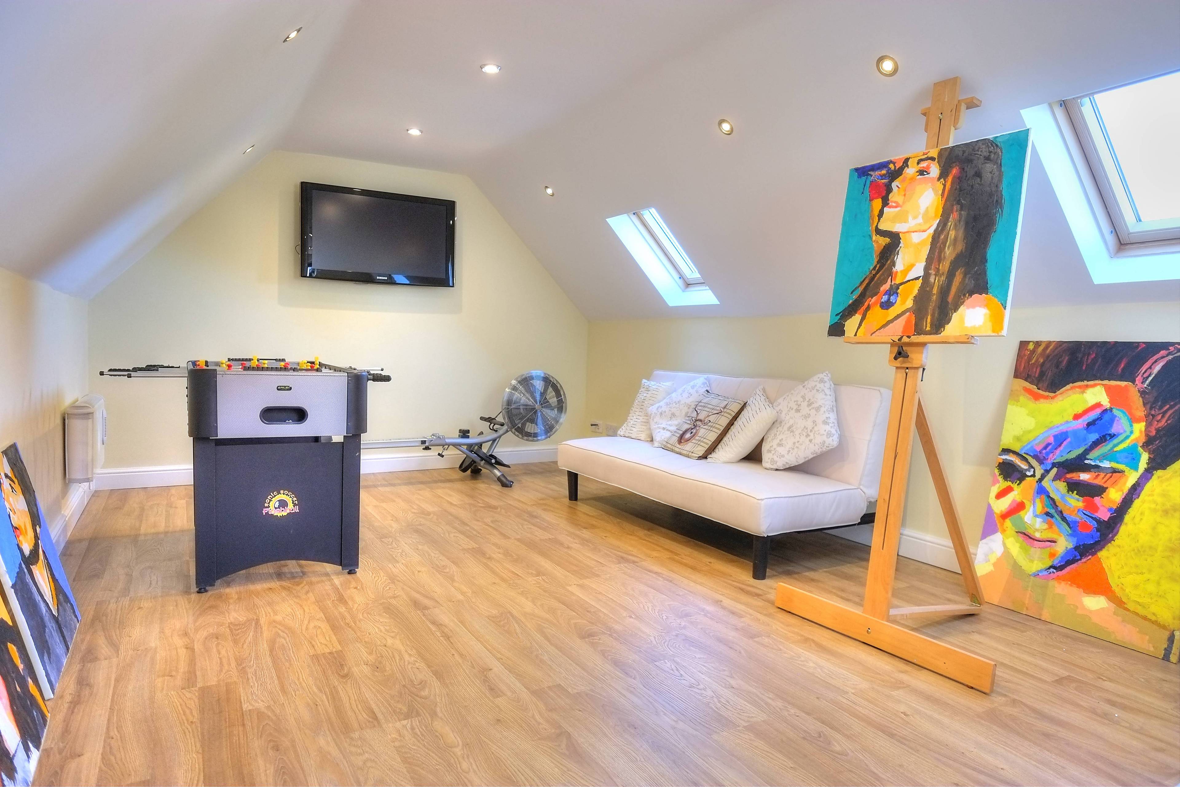 Lounge/Family/Games
