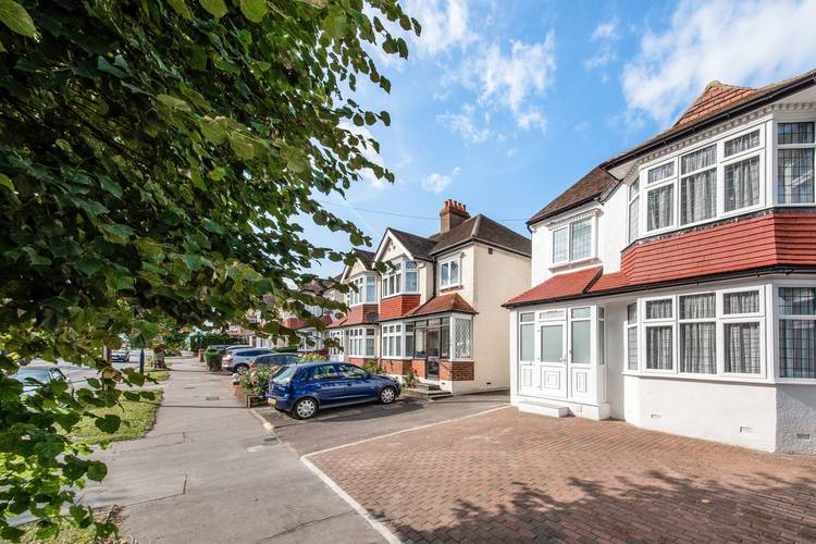 5 bedroom semi-detached house