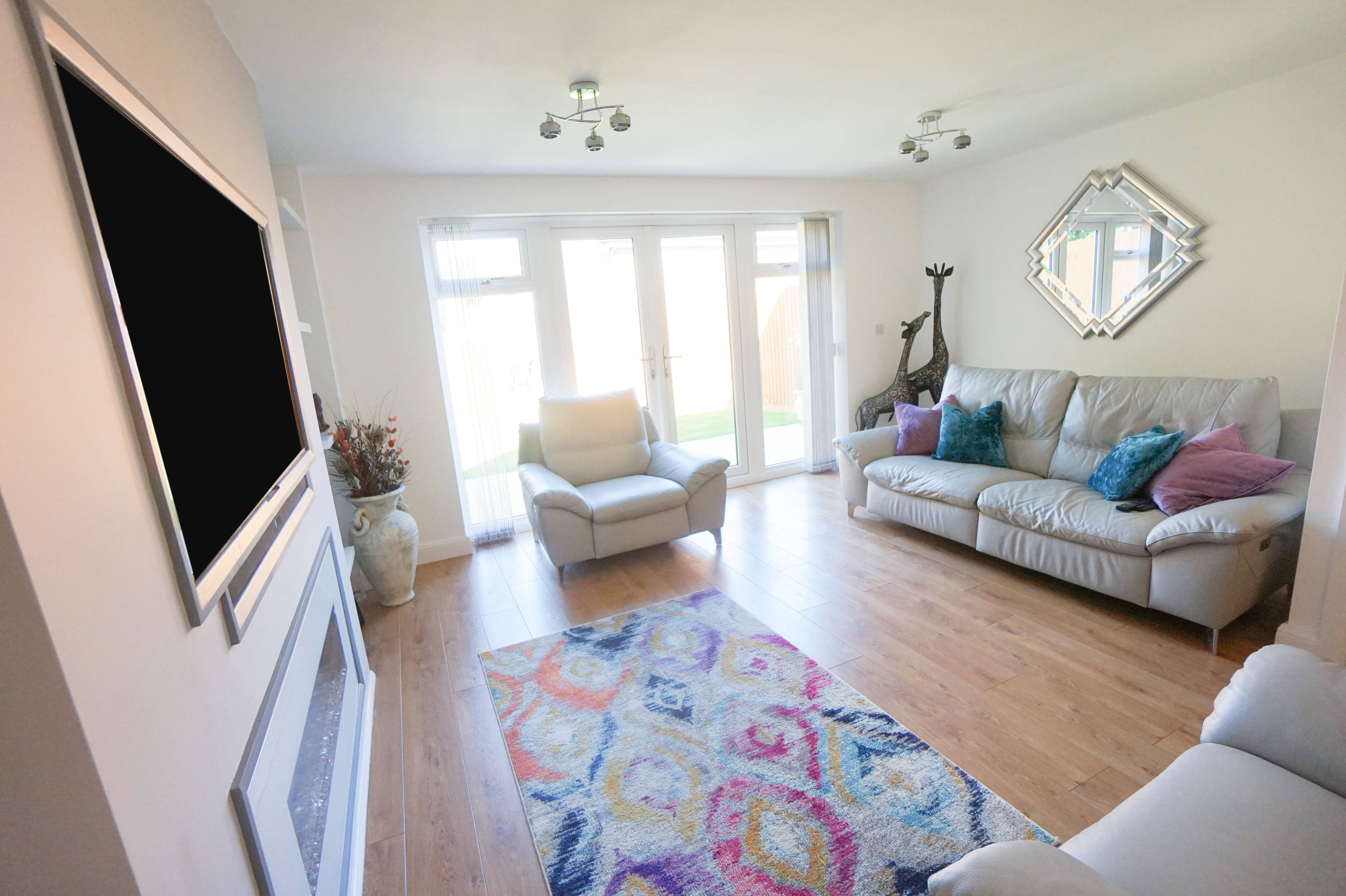 Lounge/Dining Room