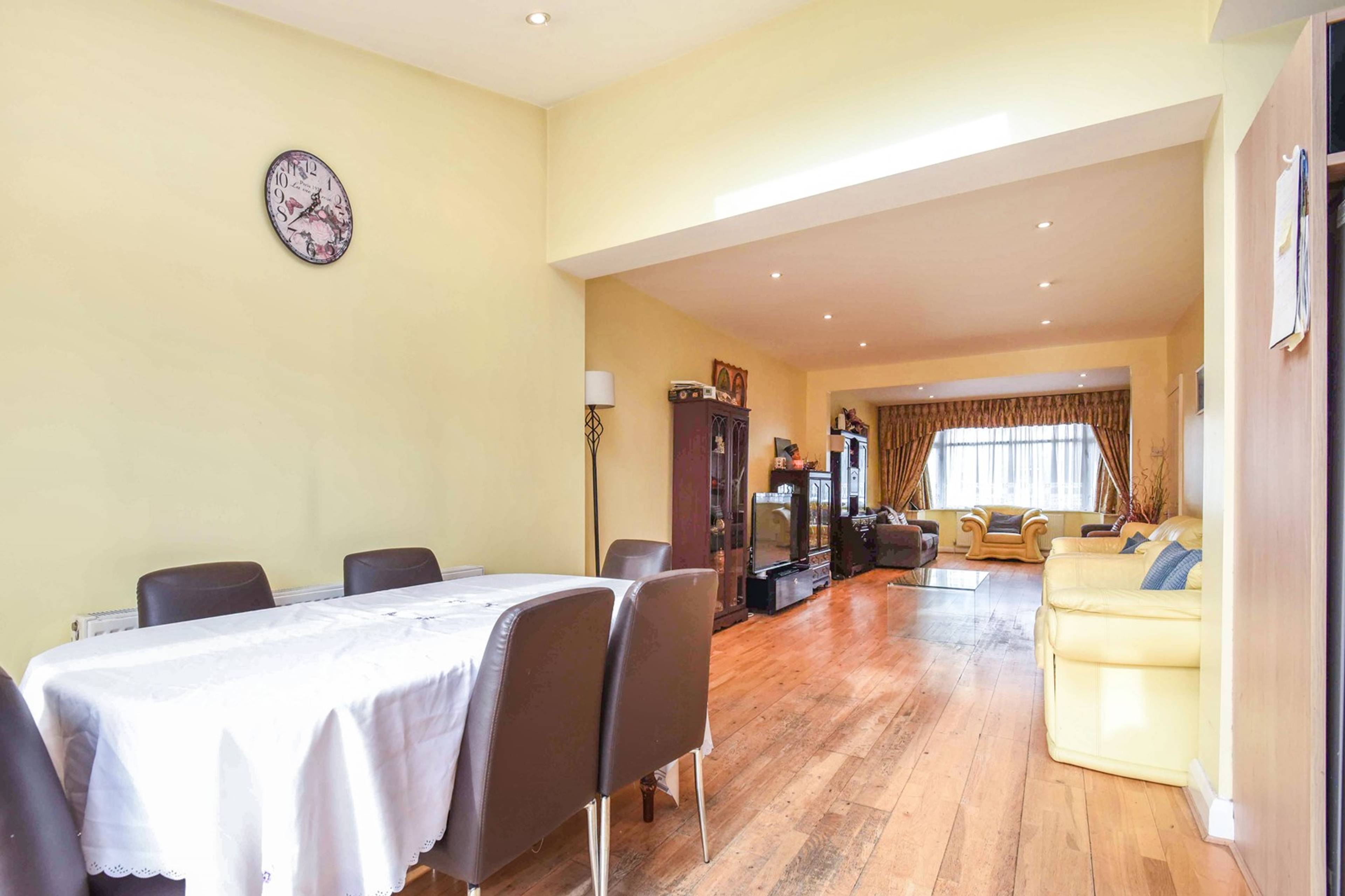 Lounge/Dining Room