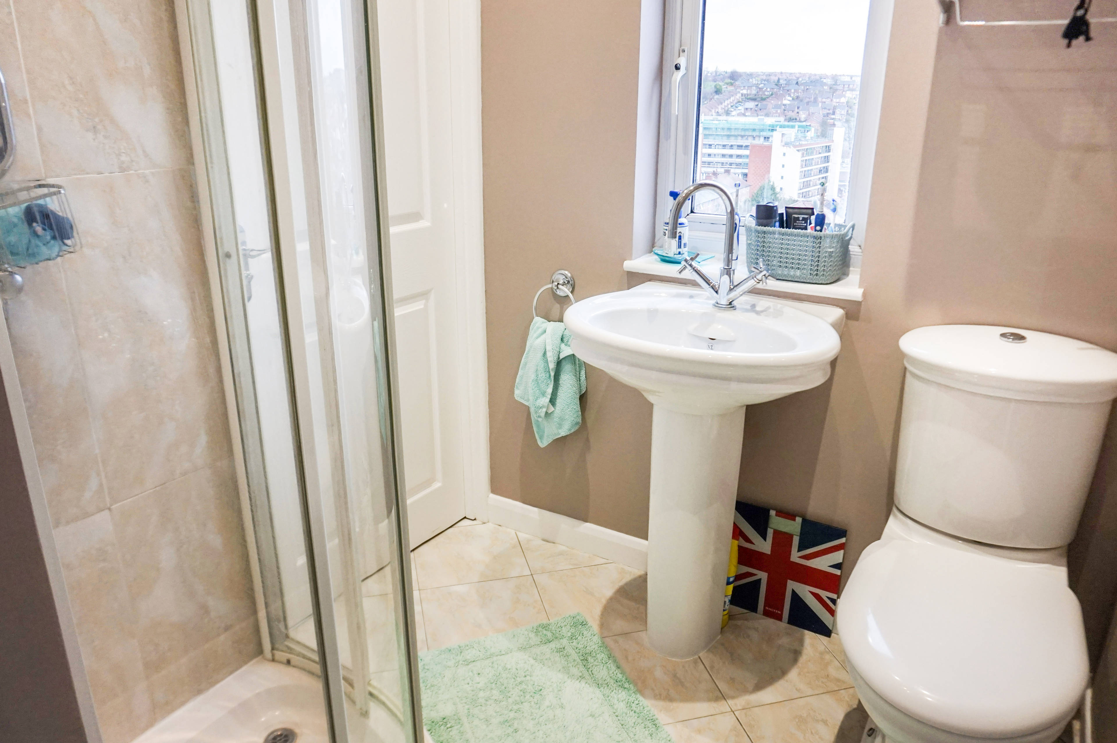 Jack & Jill En-suite