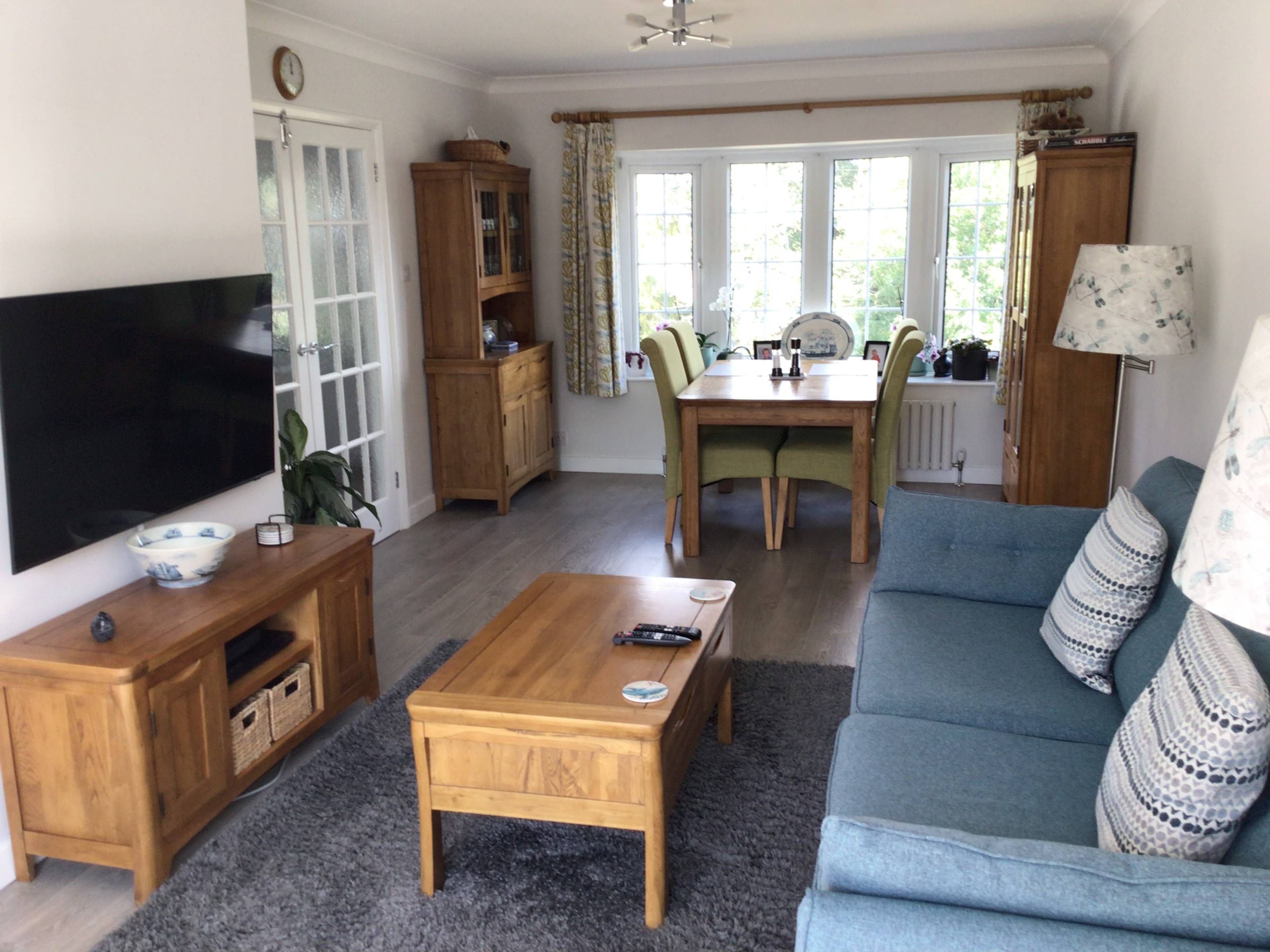 Lounge/Dining Room