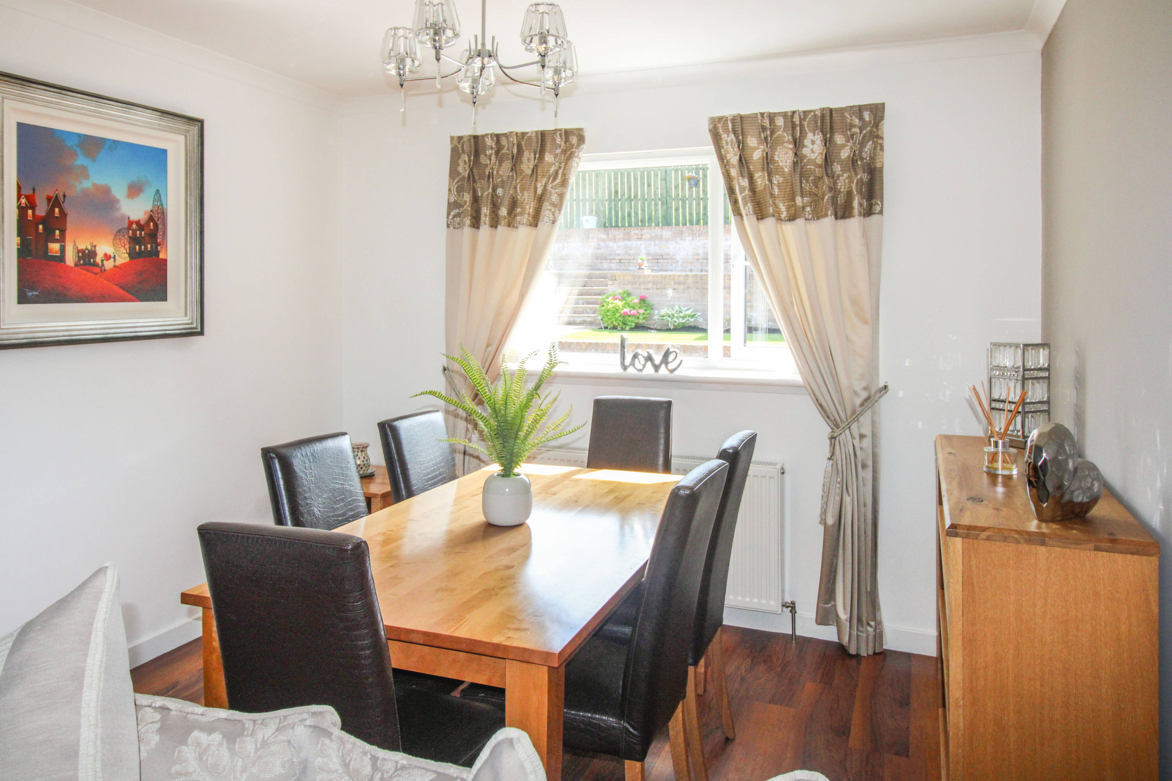 Lounge/Dining Room