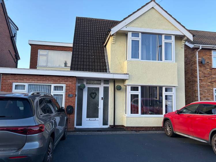 4 bedroom detached house