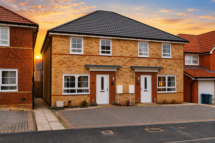 3 bedroom semi-detached house