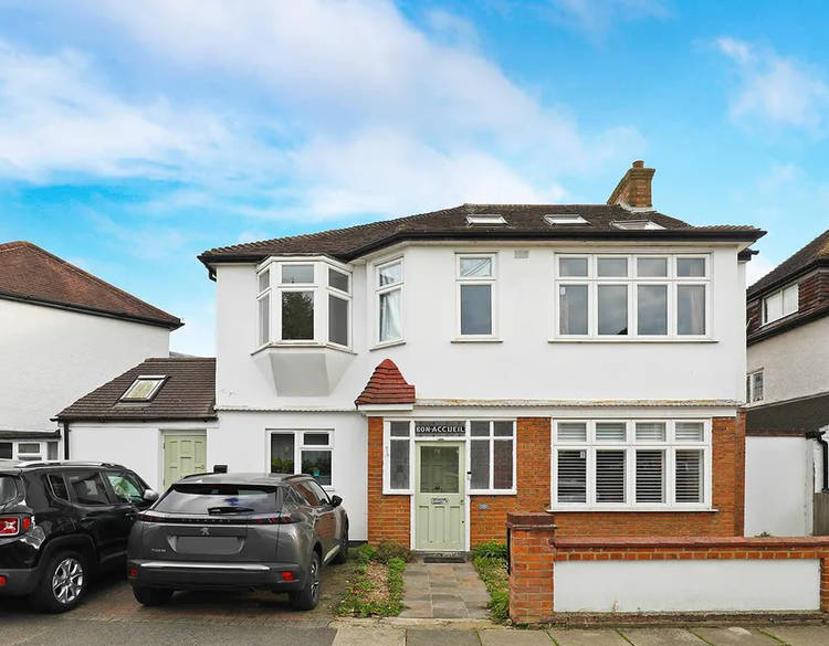 5 bedroom terraced house