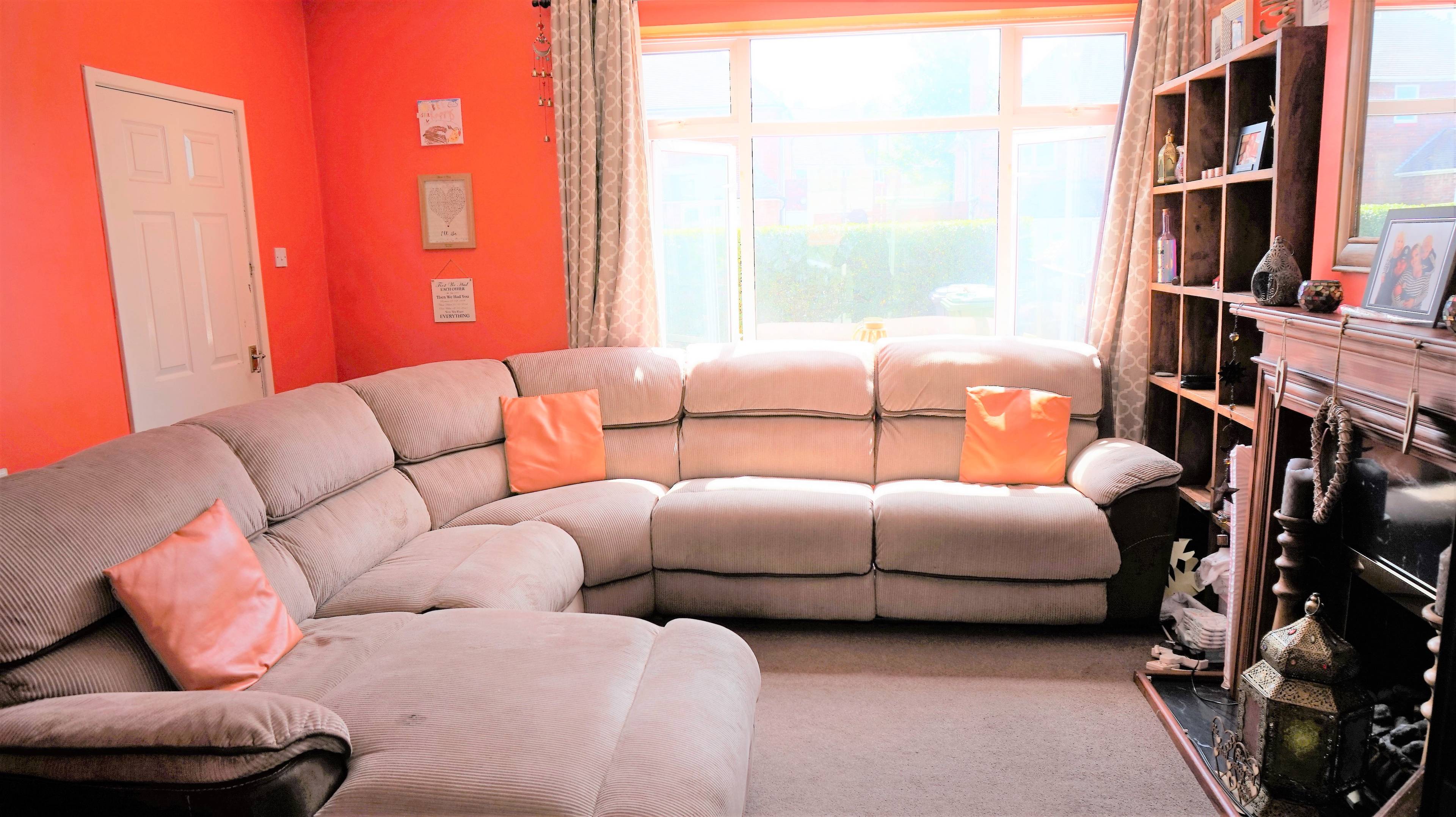 Lounge/Dining Room